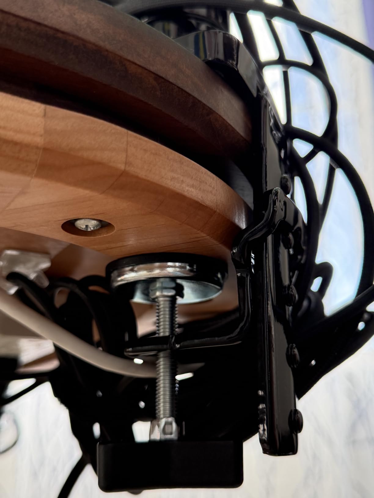 HUANUO FlowLift Single Monitor Mount, 13 to 32 Inch Monitor Arm, Adjustable Monitor Stand, VESA Mount with Clamp and Grommet Base - Fits 4.4 to 19.8lbs LCD Computer Monitors customer photo 1