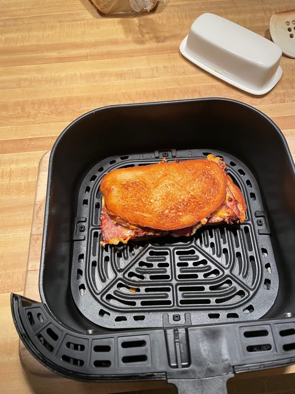 Instant Pot 10QT Air Fryer, 7-in-1 Functions with EvenCrisp Technology that Crisps, Broils, Bakes, Roasts, Dehydrates, Reheats & Rotisseries, Includes over 100 In-App Recipes, Stainless Steel customer photo 1