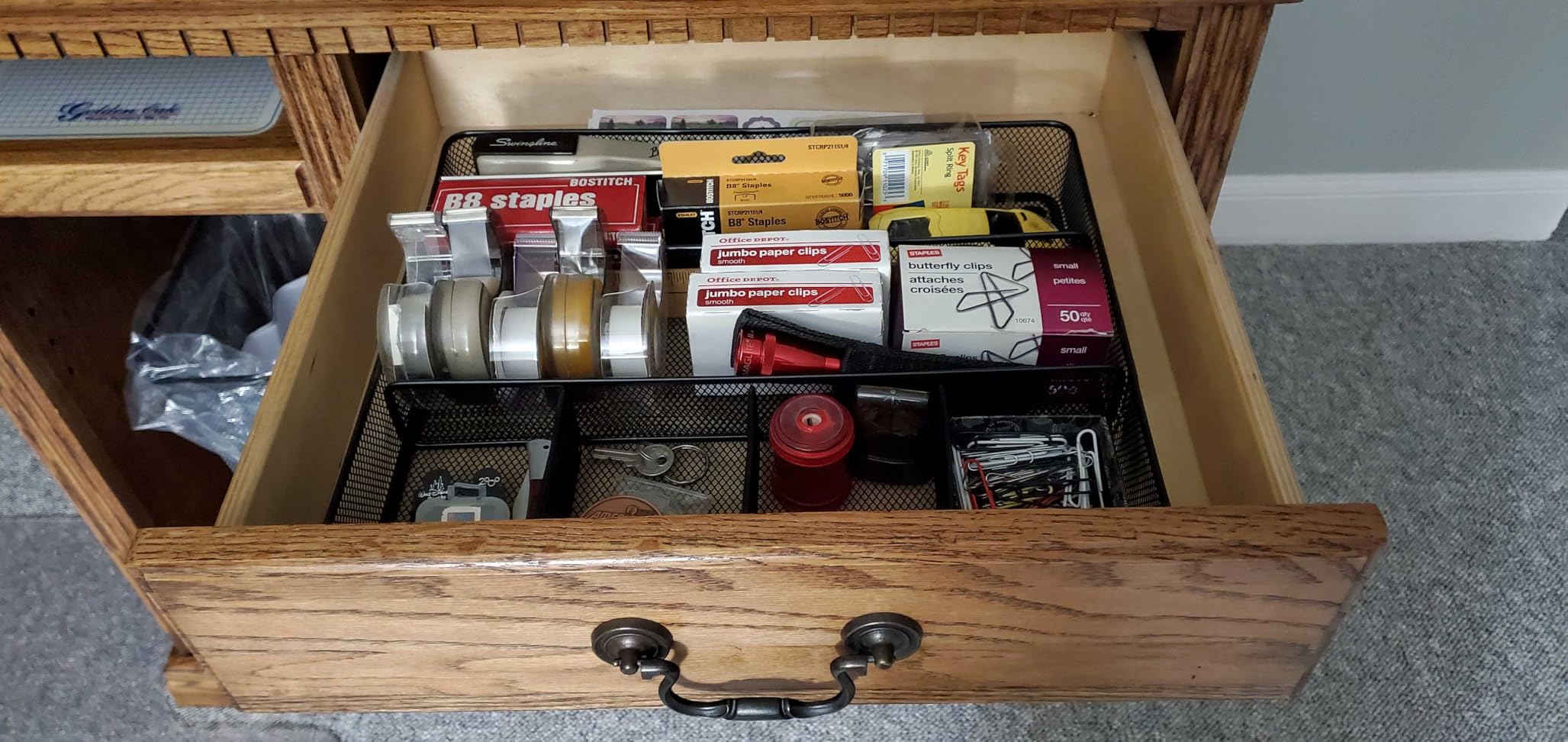 Amazon Basics Metal Mesh Desk Organizer with 6 Compartments, Anti-Slip Pen Holder Storage Tray for Office Supplies and Home, Black customer photo 2