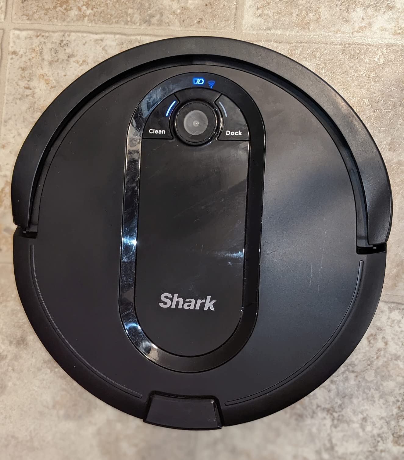 Shark IQ App-Controlled Self-Emptying Robot Vacuum, RV100AE/UR1000SR - Black (Renewed) customer photo 1