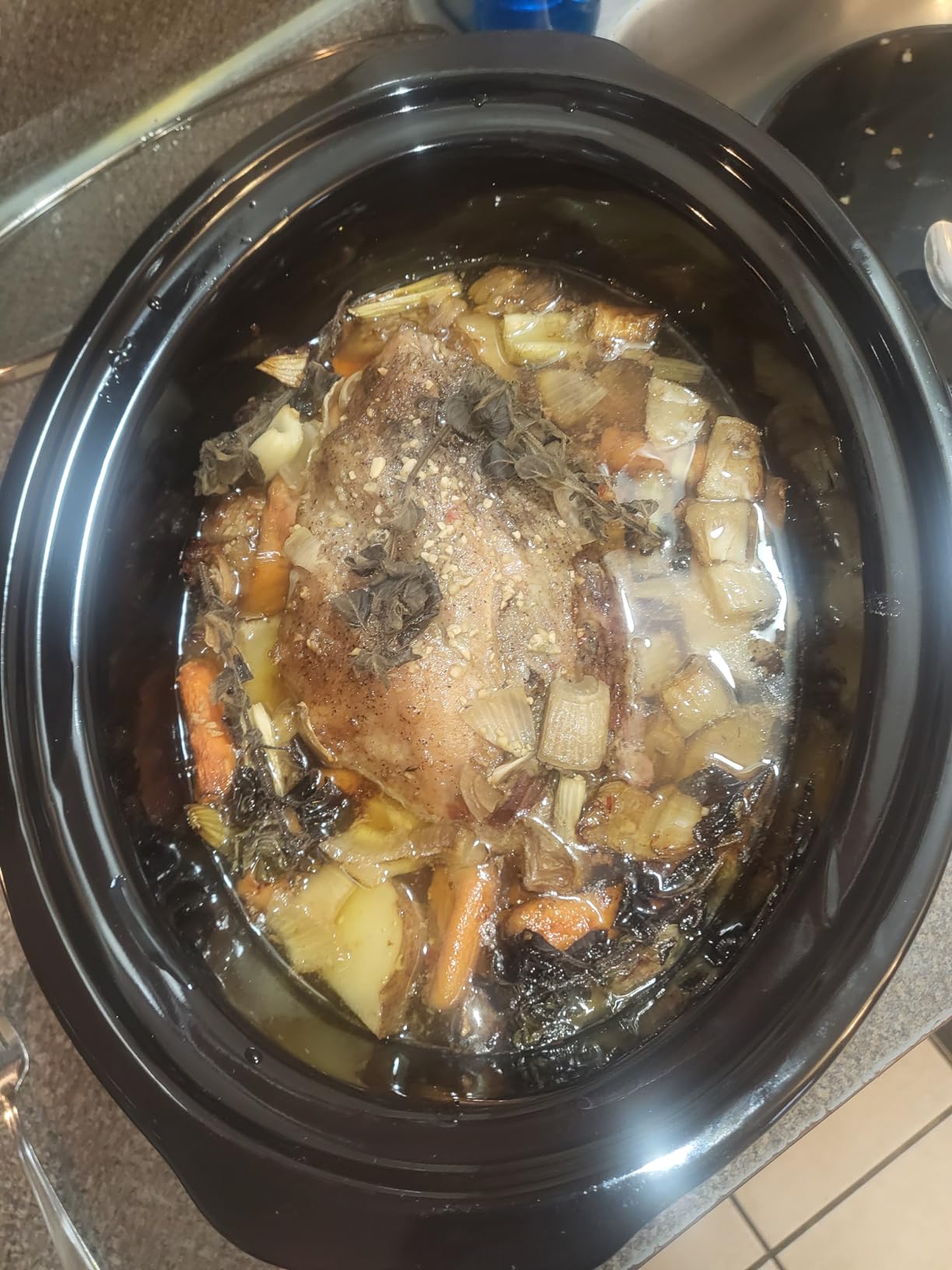 Hamilton Beach 6-Quart Slow Cooker with 3 Cooking Settings, Dishwasher-Safe Stoneware Crock & Glass Lid, Silver (33665G) customer photo 2