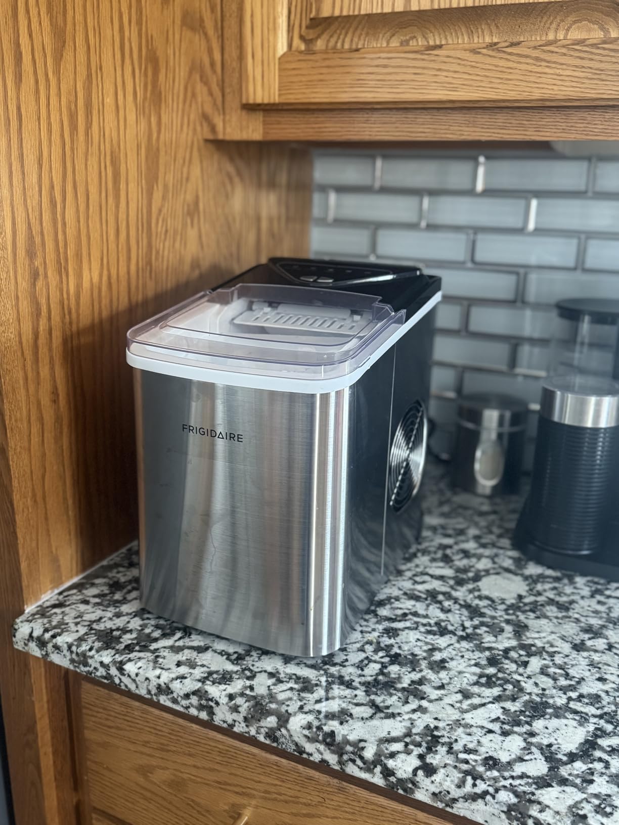 Frigidaire EFIC123-SS Counter Top Maker, Produces 26 pounds Ice per Day, Stainless Steel customer photo 2
