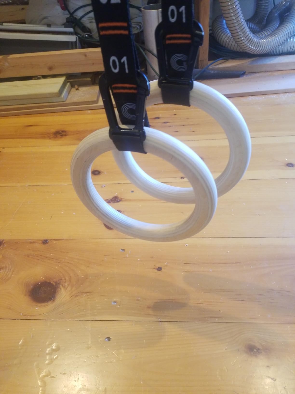 Gonex Wooden Gymnastic Rings with Adjustable Number Straps, Olympic Rings for Gym, Workout, Exercise, Outdoor Training, Quick Install Carabiner, 8.5 ft Straps Pull Up Non-Slip Rings customer photo 2