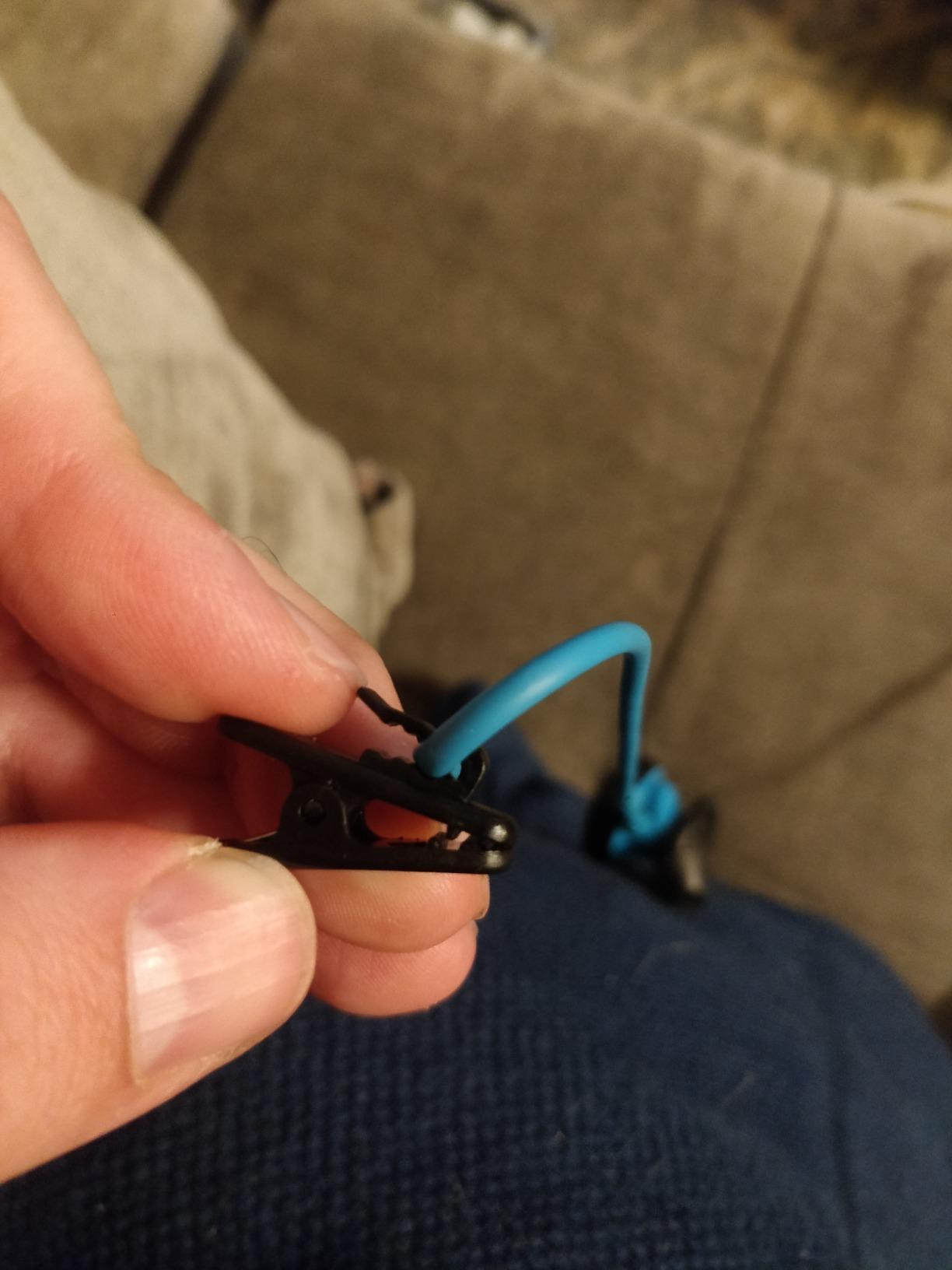 FENGWANGLI Headphone Clip for Shirt, 1 Inch Length Small Earbud Cord Management Earphone Mount Cable Clothing Clip to Keep Microphone Cord in Place for 1.5mm Diameter Round Wire (12 Pcs/Black) customer photo 2