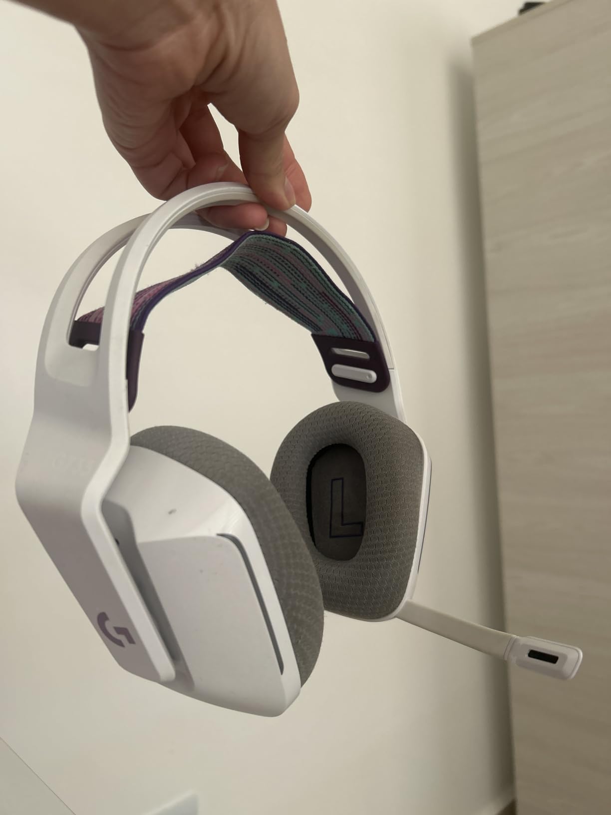 Logitech G733 Lightspeed Wireless Gaming Headset, Suspension Headband, Lightsync RGB, Blue VO!CE Mic, PRO-G Audio - Black, Gaming Headset Wireless, PC, PS5, PS4, Switch Compatible customer photo 1