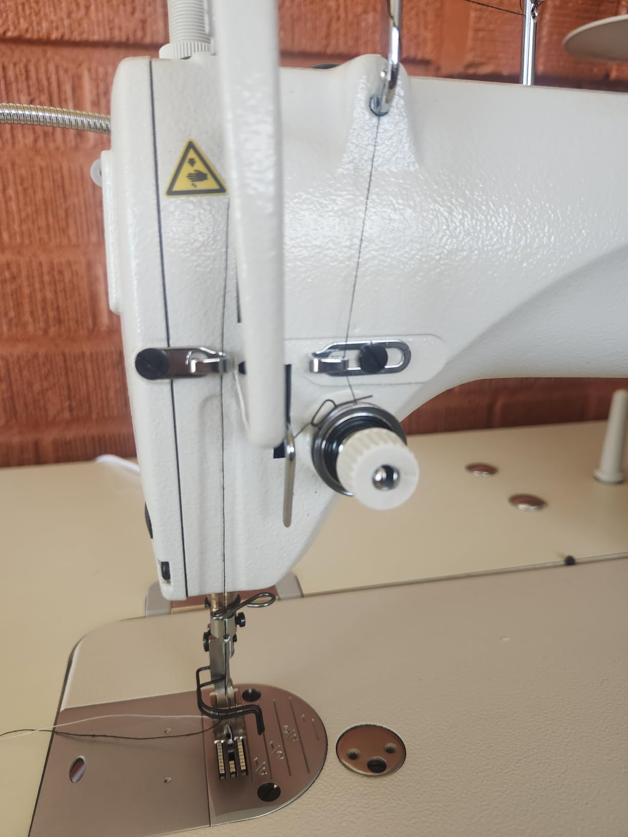 Industrial Sewing Machine Juki DDL-8100 Lockstitch Servo Motor + Table Stand Cut Juki DDL8700 + LED Lamp+ Commercial Grade Sewing Machine customer photo 1