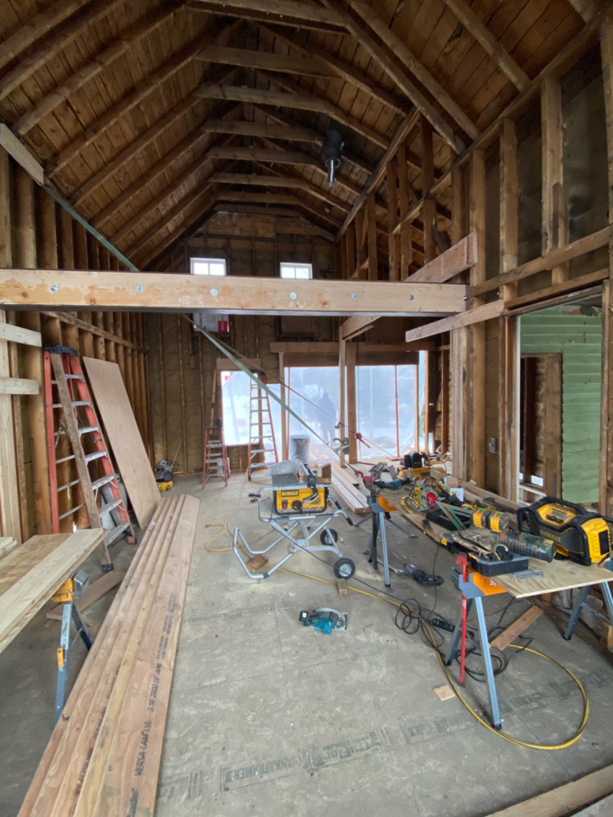 DEWALT 68,000 BTU Cordless Portable Forced Air Propane Heater customer photo 1