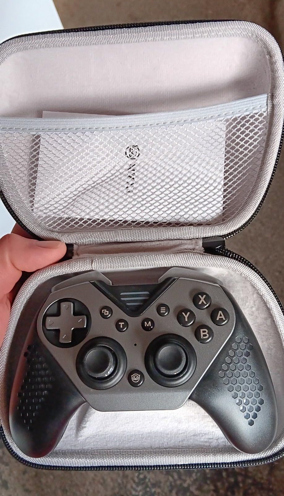 GEEKRIA Controller Travel Case Compatible with Xbox One, Series X / S, Hard Shell Carrying Bag, Protective Storage with Internal Mesh Pocket customer photo 2