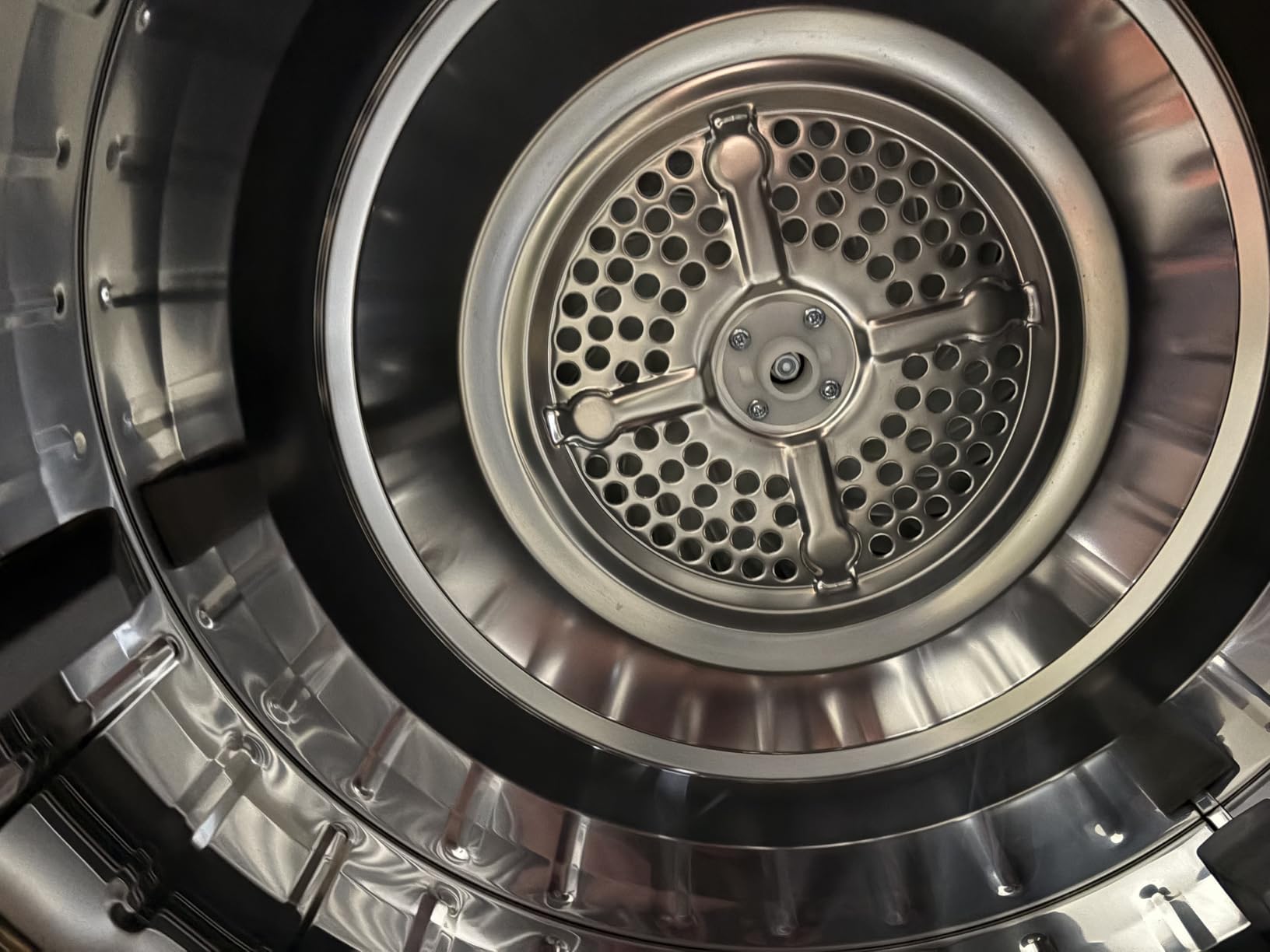 BLACK+DECKER BCED37 Compact Dryer for Standard Wall Outlet, Small, 4 Modes, Load Volume 13.2 lbs., White customer photo 2