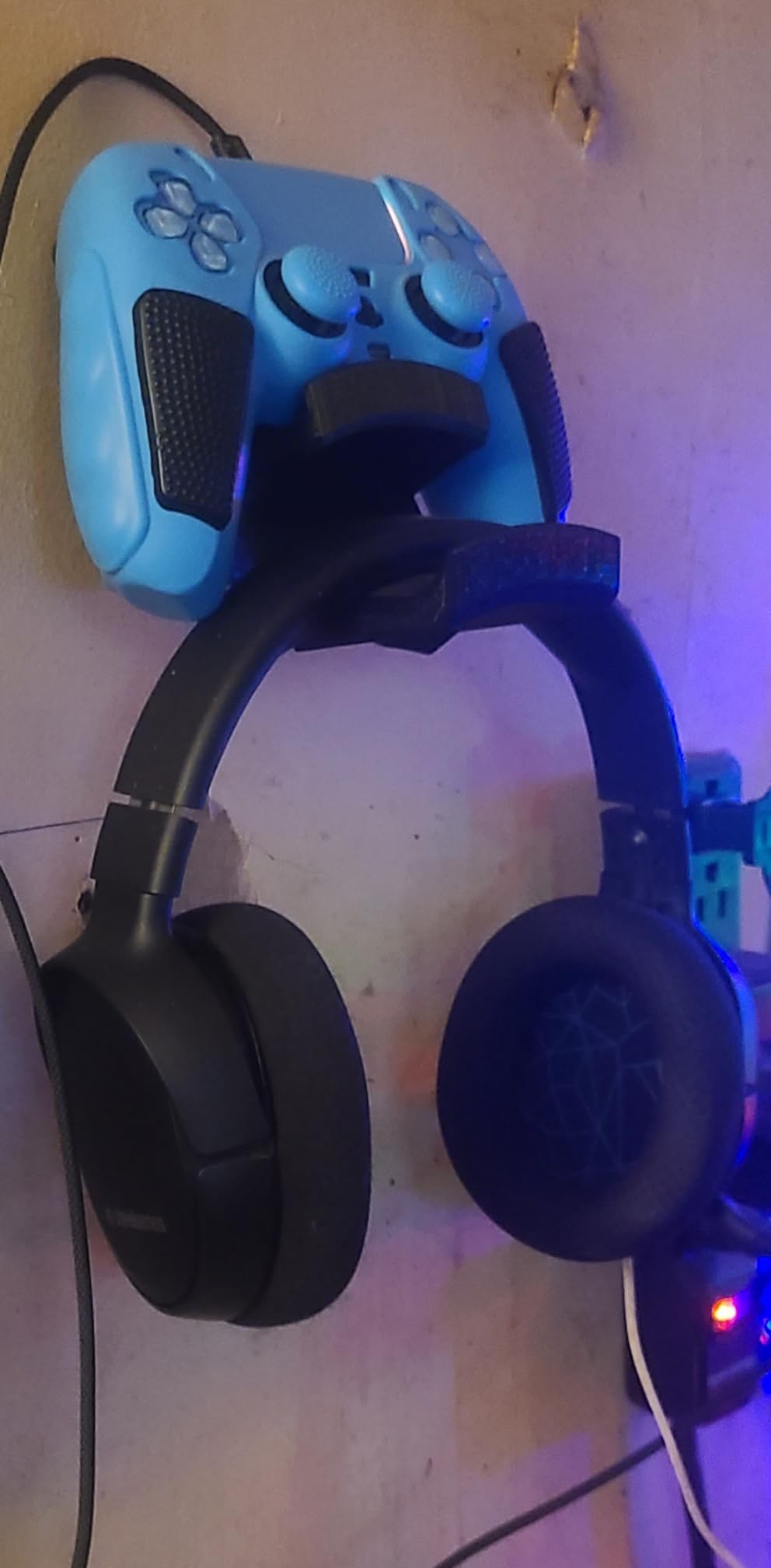 Colossus - Gamepad Controller & Headphone Hanger Holder - Designed for Xbox ONE, PS4, PS3, Dualshock, Switch, PC, Steelseries, Steam & More, Black by Brainwavz customer photo 2