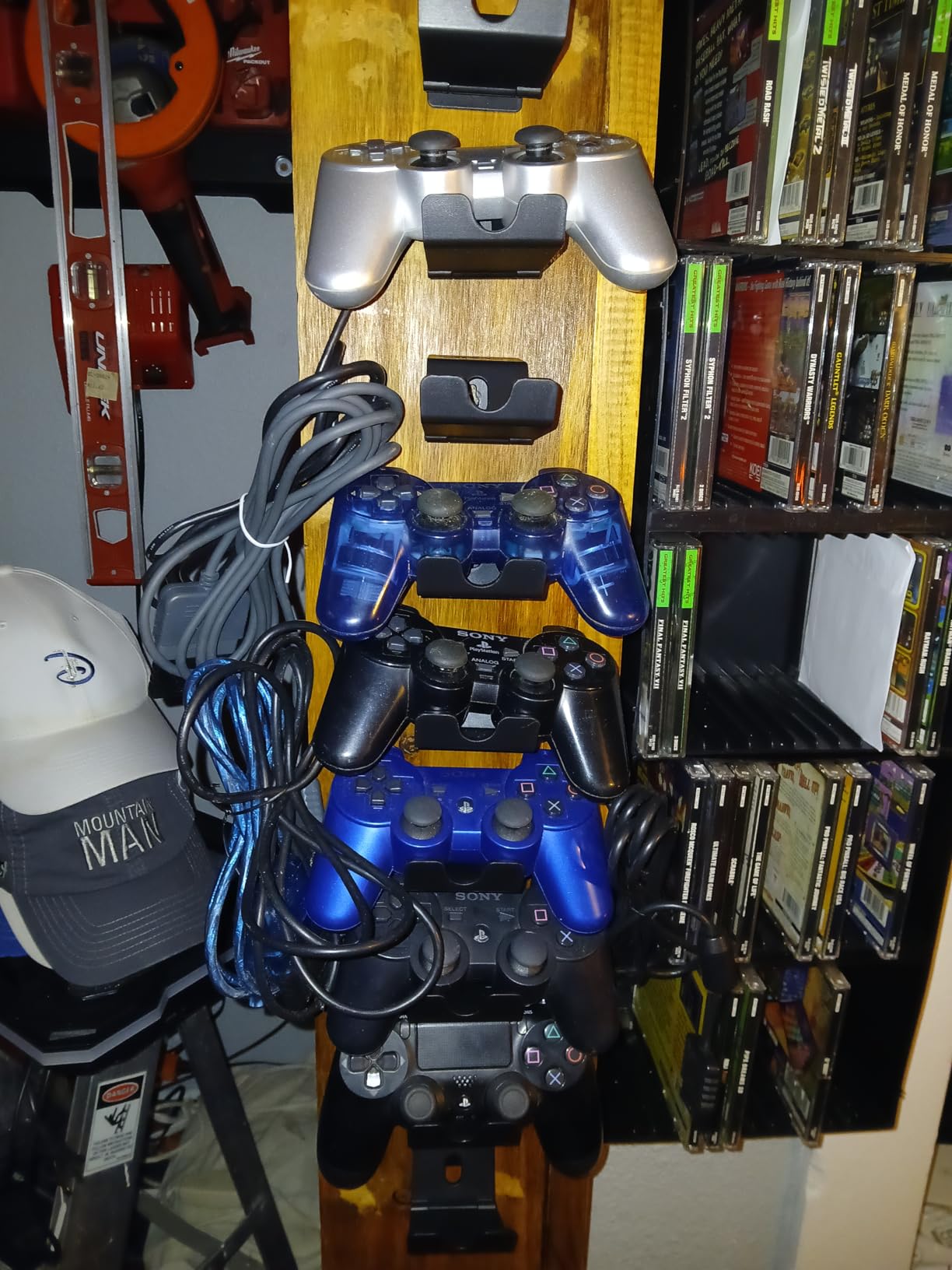 OIVO Controller & Headset Wall Mount Holder Stand, Foldable Headphone Stand, Gaming Controller Holder Hanger Hook, Universal Storage Organizer Controller/Earphone/Game Accessories-9 Packs customer photo 2