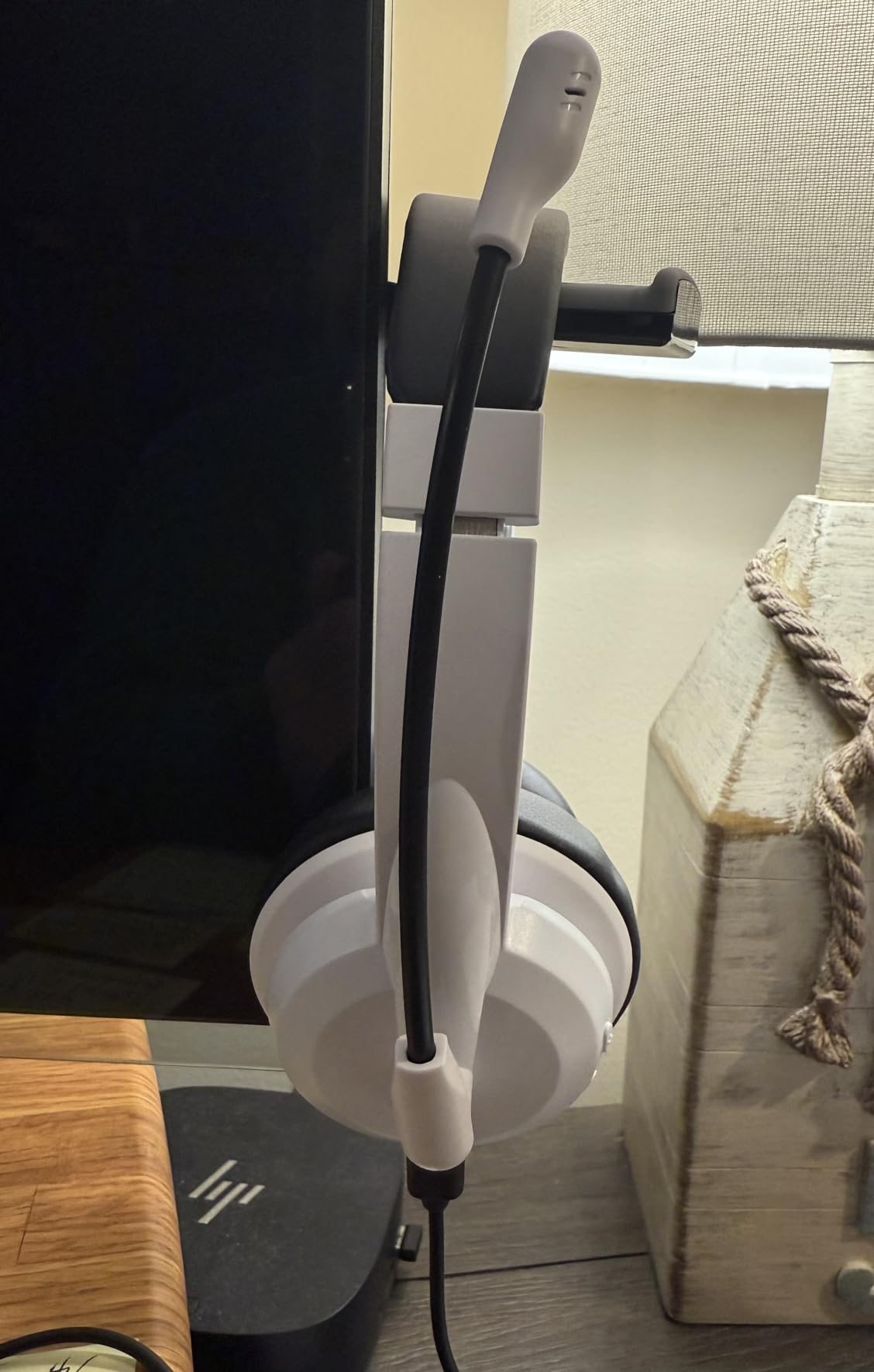 TotalMount Monitor Stand for Headphones and Headsets (Premium-Grade Holder Saves Desk Space and Protects Headphones) customer photo 1