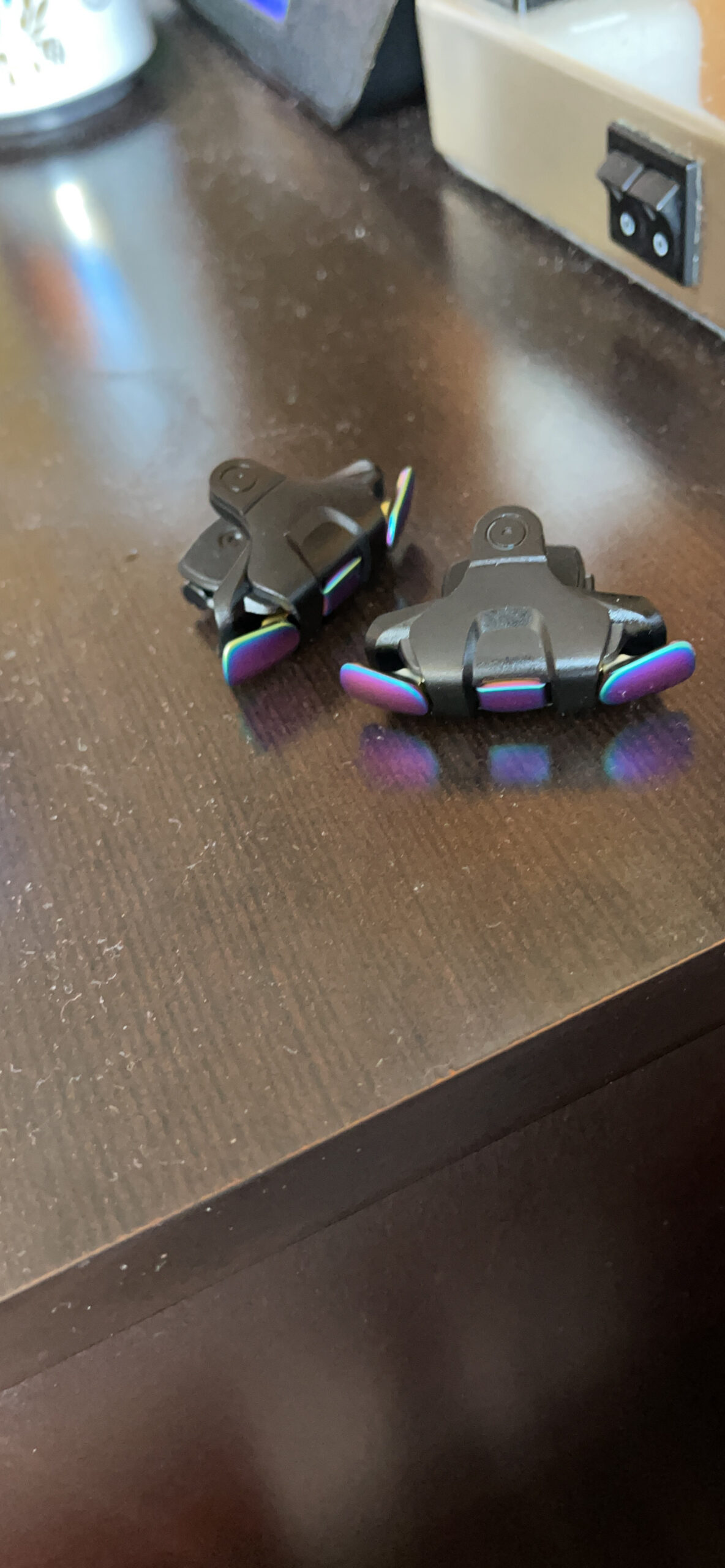 GOFOYO CK3 Mobile Triggers,Mobile Game Controller, Game Trigger for PUBG/Fortnite/Call of Duty,Shooter Sensitive Controller Joysticks Aim & Fire Trigger for iPhone and Android Phone(1 Pair) customer photo 1