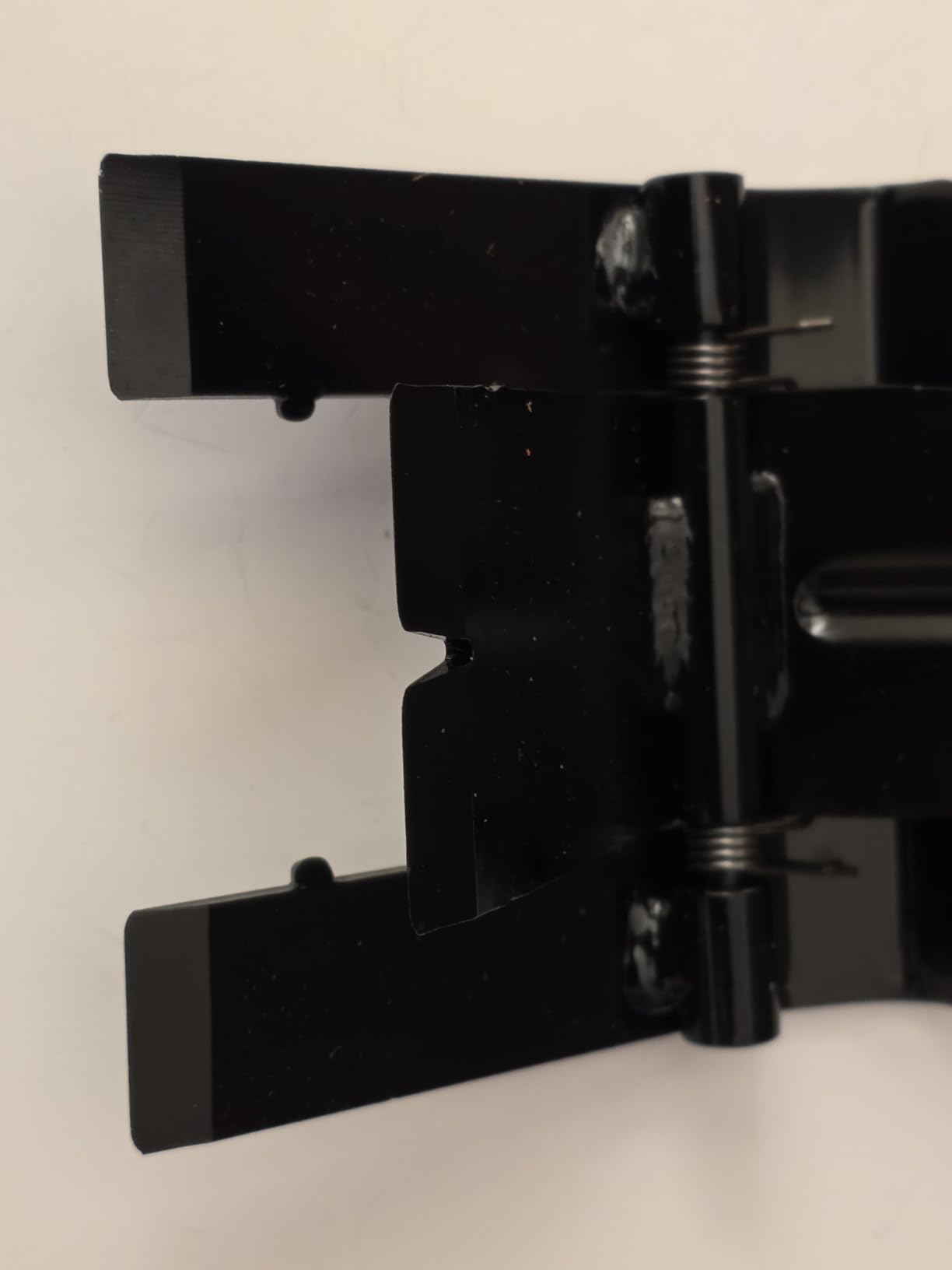 Goldblatt Trim Puller, 4-Inch Tile Removal Multi-Tool for Commercial Work & Home Improvement, Baseboard, Molding, Siding and Floor Removal, Remodeling customer photo 1