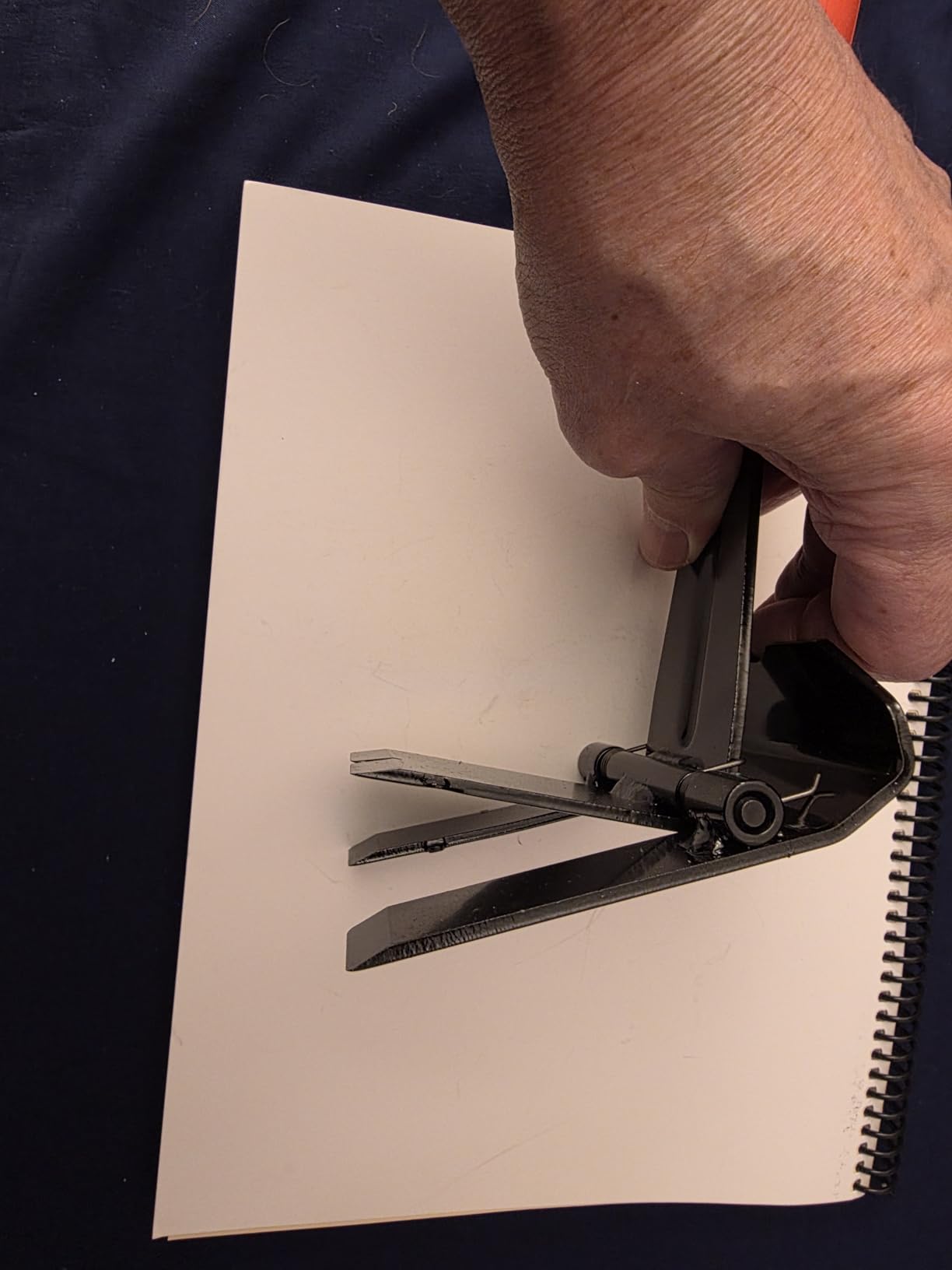 Goldblatt Trim Puller, 4-Inch Tile Removal Multi-Tool for Commercial Work & Home Improvement, Baseboard, Molding, Siding and Floor Removal, Remodeling customer photo 2