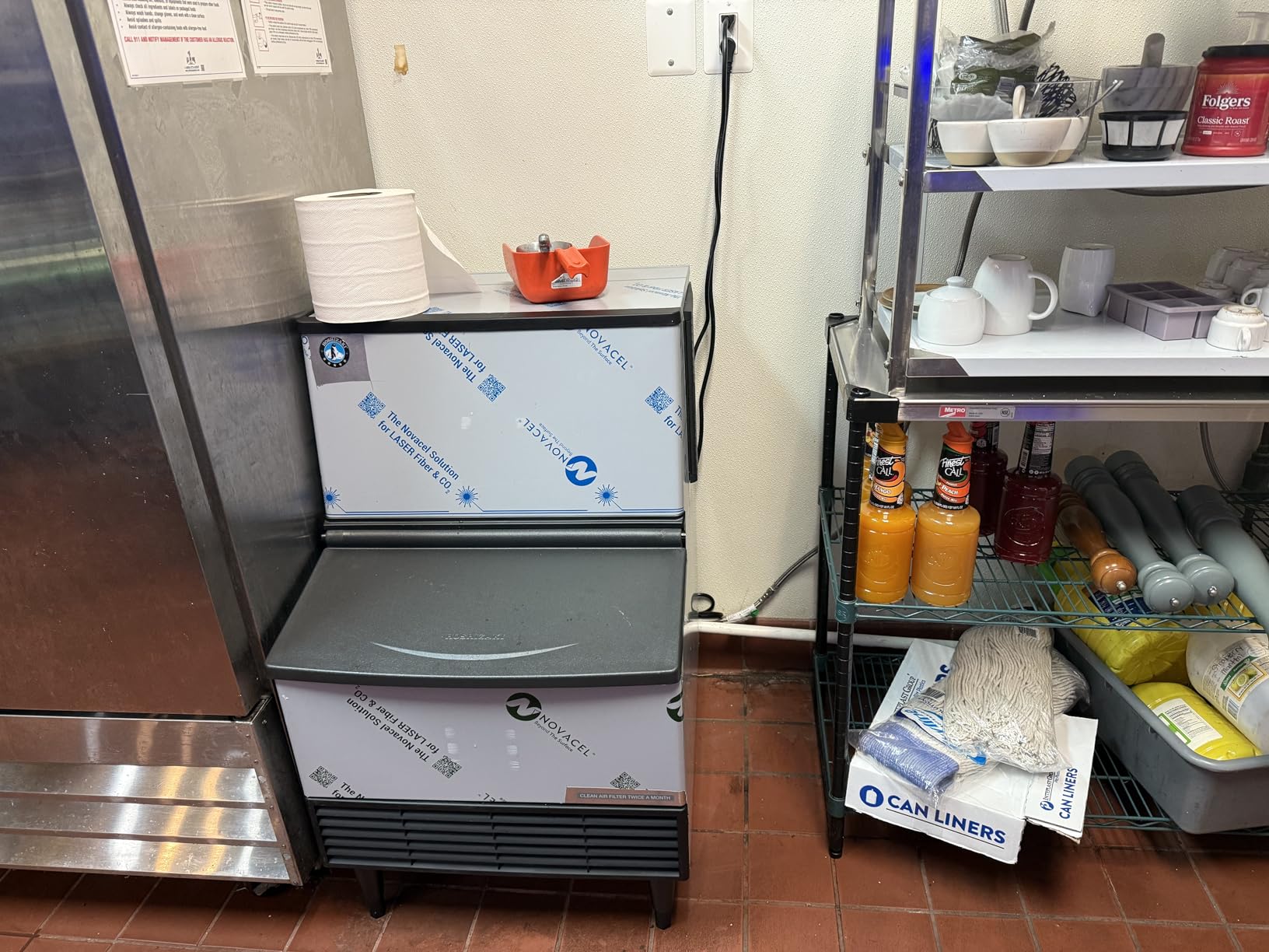 Hoshizaki KM-231BAJ Crescent Cuber Ice Maker, Air-Cooled, Built in Storage Bin customer photo 1
