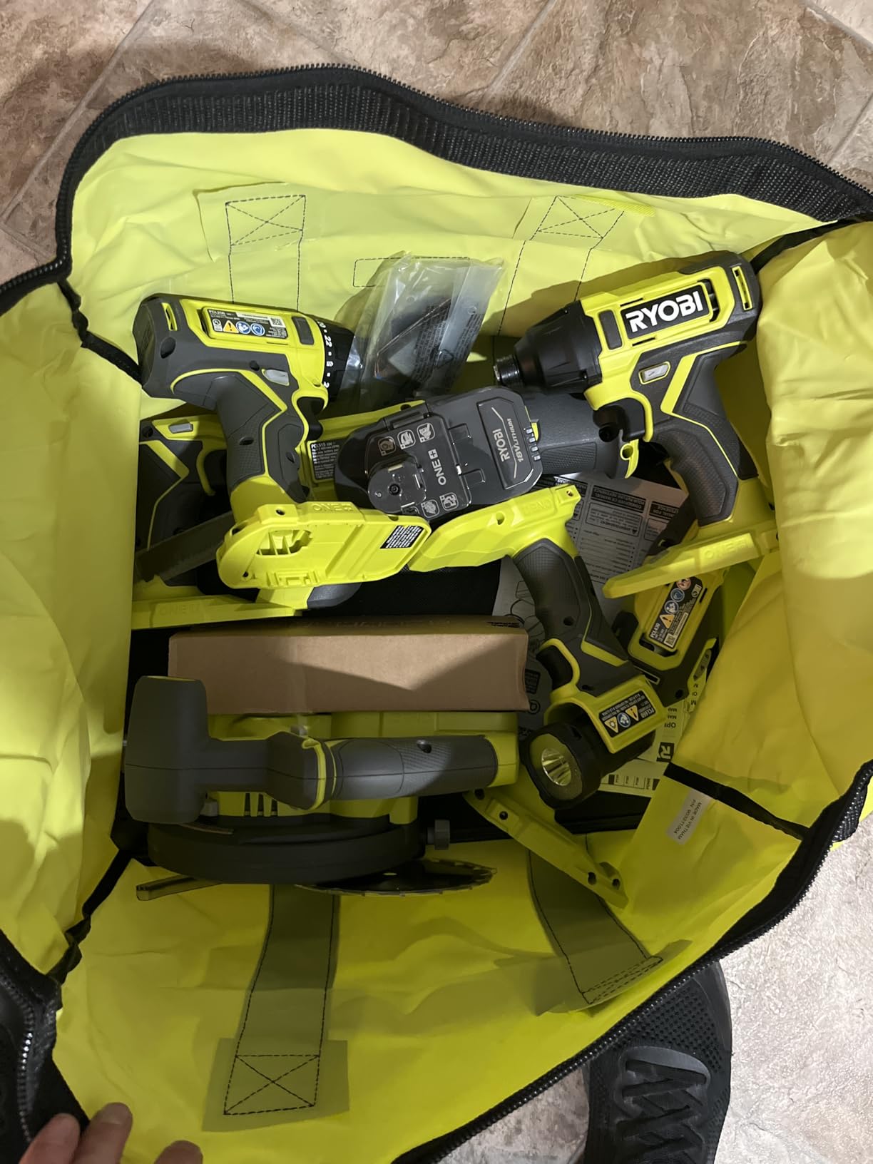 P1819 18V One+ Lithium Ion Combo Kit (6 Tools: Drill/Driver, Impact Driver, Reciprocating Saw, Circular Saw, Multi-Tool, LED Worklight, 4.0 Ah & 1.5 Ah Battery, Charger, Bag) customer photo 2