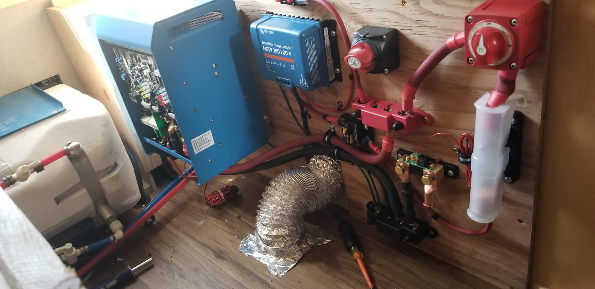 BMV-712 Smart Battery Monitor with Shunt - 6.5-70 VDC - Display and Bluetooth - Black customer photo 1