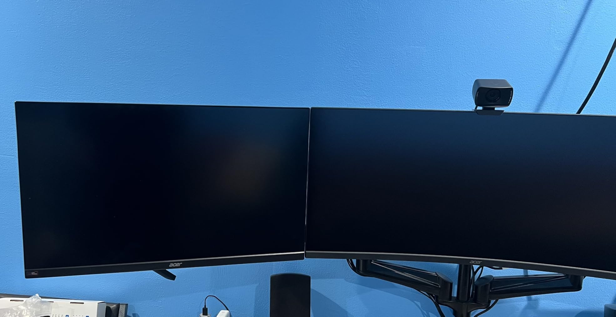 HUANUO Triple Monitor Mount for 17 to 32 inch Screens, Adjustment Gaming Triple Monitor Stand with Swivel, Tilt, Rotation, Clamp & Grommet Kit customer photo 2