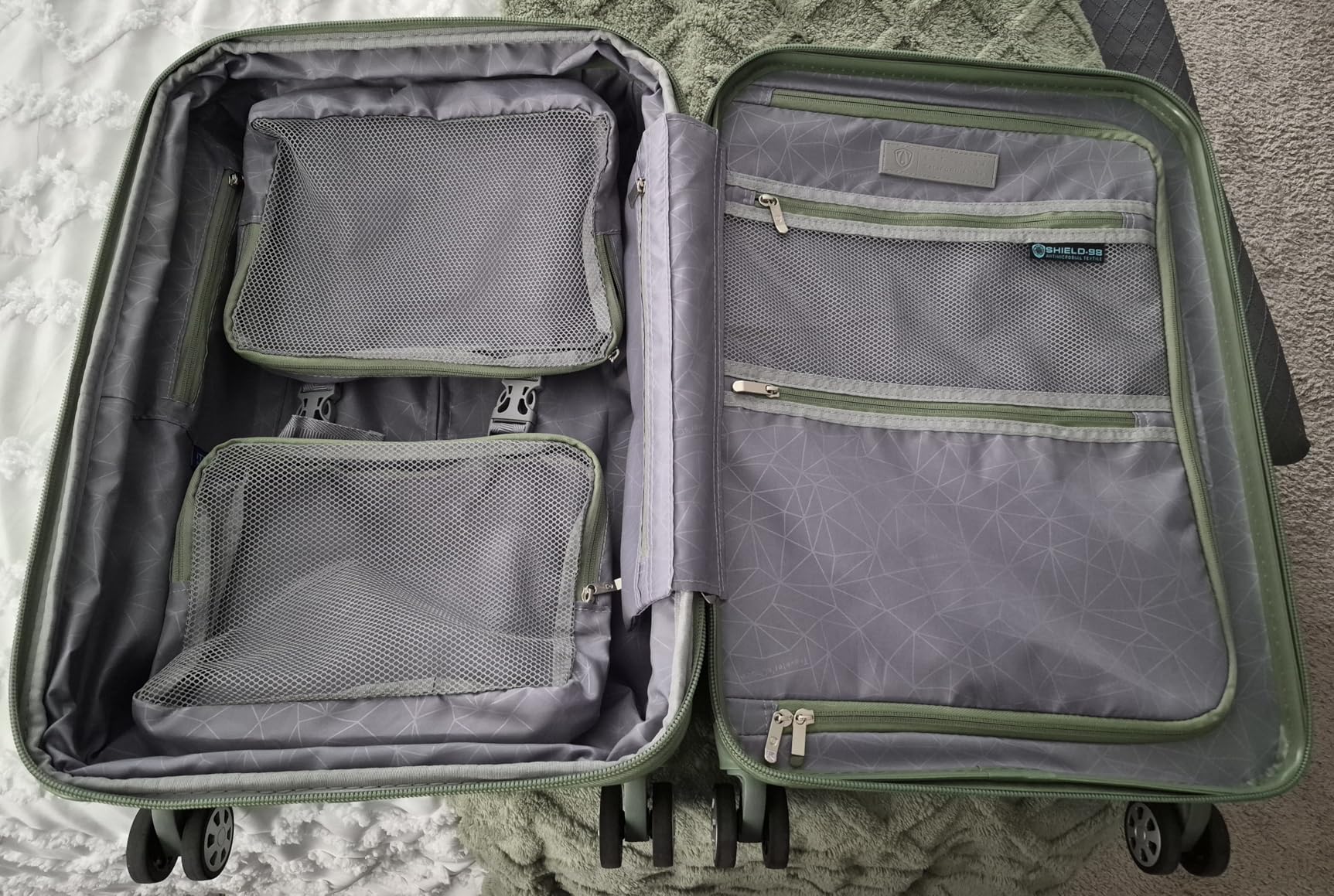 Traveler's Choice Pagosa Hardshell Expandable Luggage with Spinner Wheels, Black, 22-Inch Carry-on customer photo 1