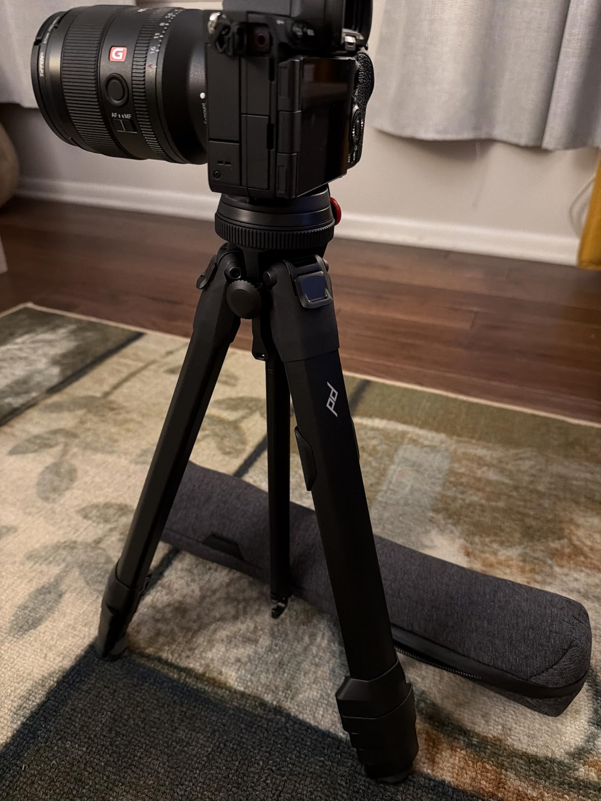 Peak Design Travel Tripod, Carbon Fiber, Compact Design, Quick Setup and Takedown, Pro-Level Stability, Ergonomic Ball Head, Compact and Portable Travel Tripod for Camera and Phone, 20 lb Capacity customer photo 1