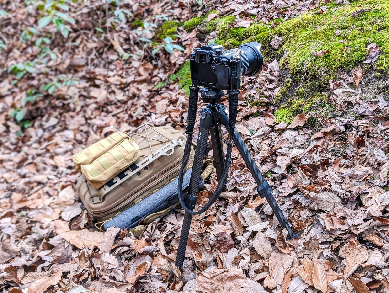 Peak Design Travel Tripod, Carbon Fiber, Compact Design, Quick Setup and Takedown, Pro-Level Stability, Ergonomic Ball Head, Compact and Portable Travel Tripod for Camera and Phone, 20 lb Capacity customer photo 2