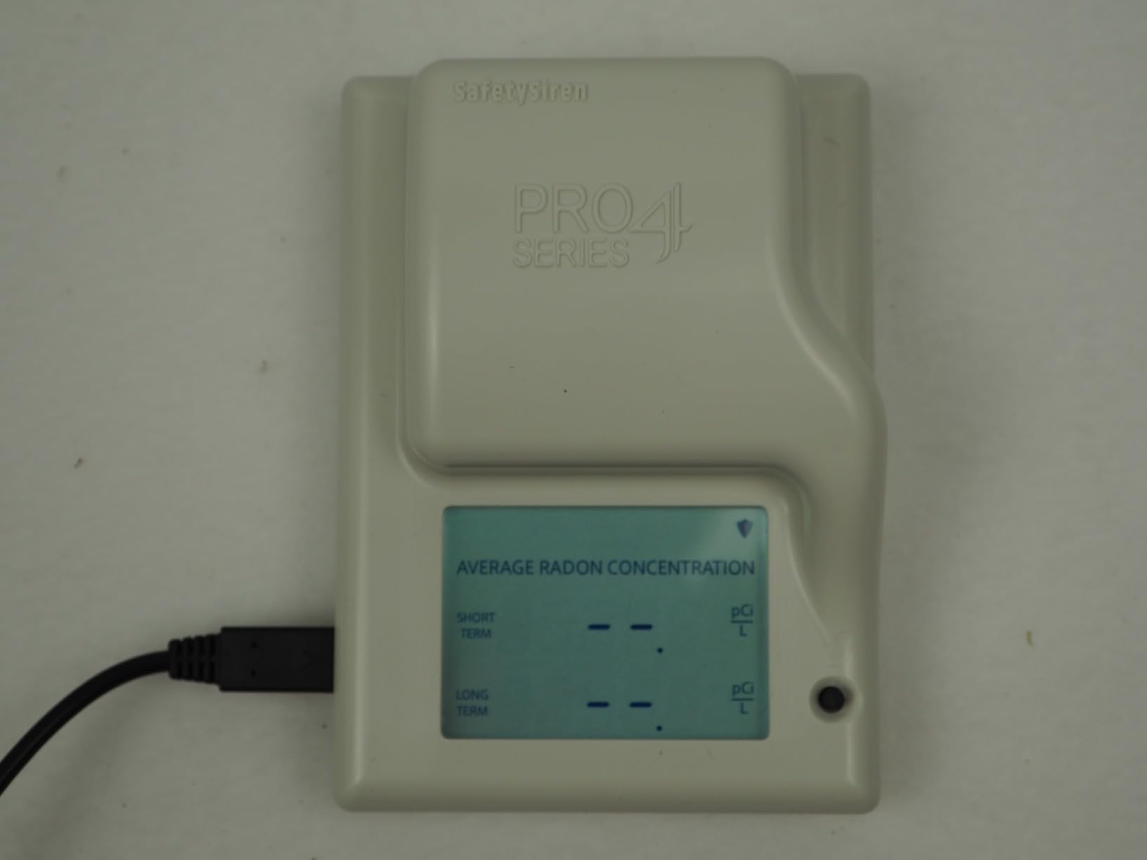 Safety Siren Pro4 Plug-in Radon Detector, Continuous Radon Gas Monitoring with Audible & Visual Alarms | Short & Long-Term Radon Detection for Home, Office, & Other Indoor Living Areas | Made in USA customer photo 2