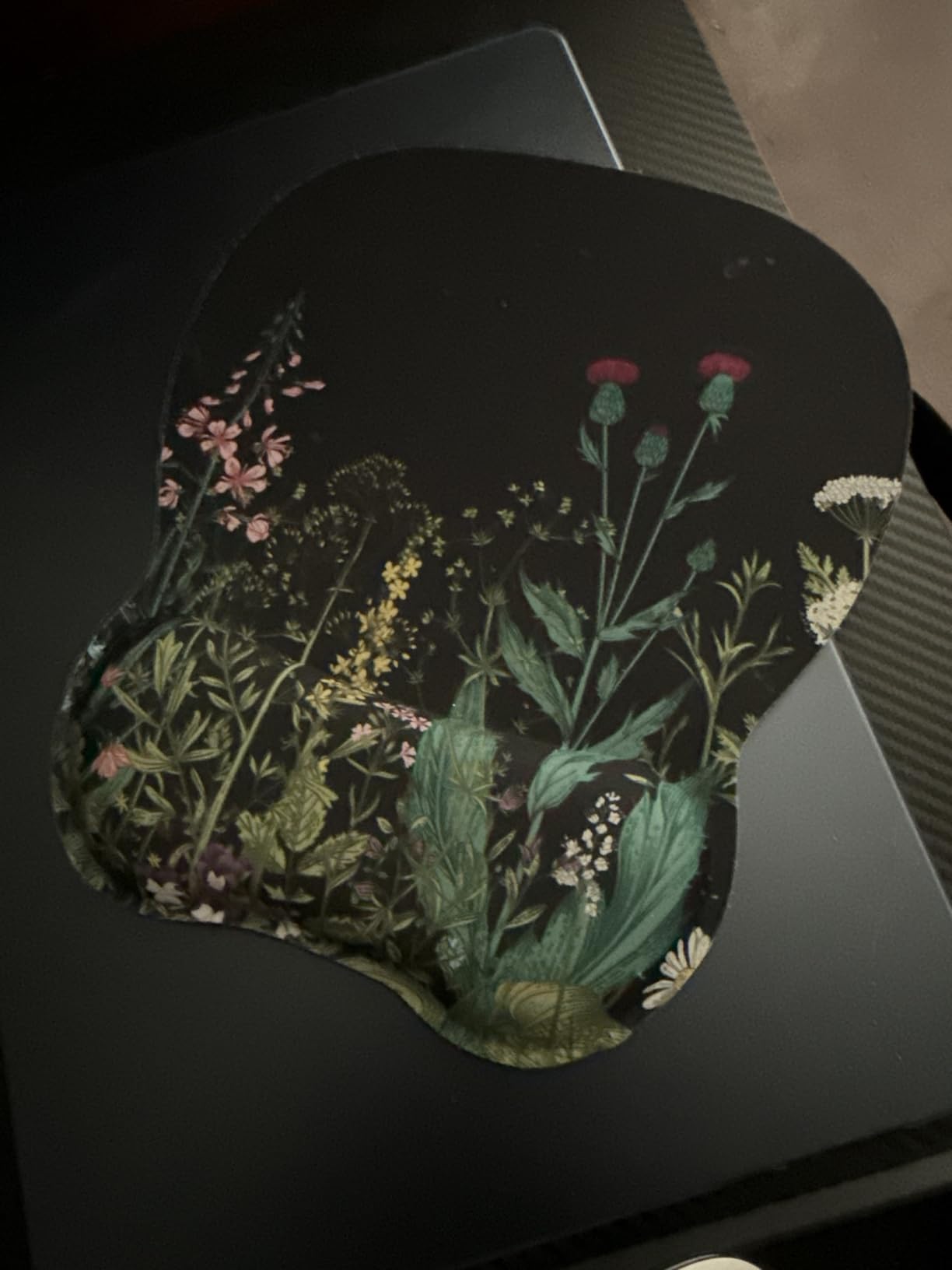 EooCoo Ergonomic Mouse Pad with Wrist Support, Mousepad with Memory Foam Wrist Rest and Non-Slip Base for Computer, Cafe, Home & Office, 9.64 x 8.26 in Office Desk Accessories customer photo 1