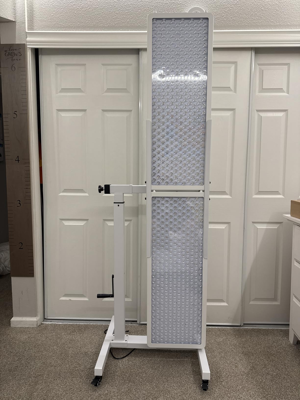 BestQool Red Light Therapy Device for Body, Face. 4 Wavelengths Full Body Near Infrared Therapy Lamp, Dual Chip 200 Elite Grade LEDs, High Power Red Light Panel at Home. 340W. customer photo 1