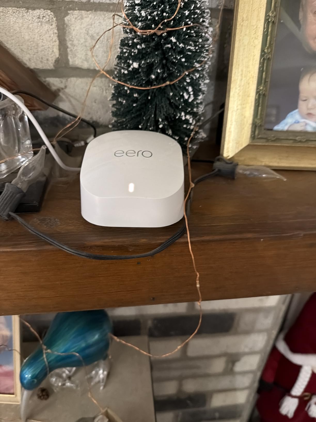 Like-New Amazon eero 6 mesh wifi add-on extender - Add up to 1,500 sq. ft. of Wi-Fi 6 coverage. Required eero mesh wifi system not included customer photo 1
