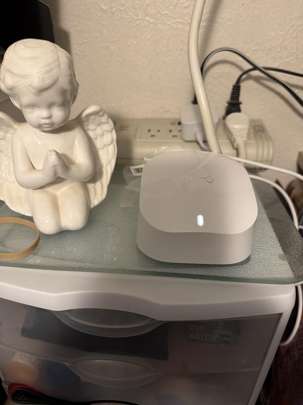 Like-New Amazon eero 6 mesh wifi add-on extender - Add up to 1,500 sq. ft. of Wi-Fi 6 coverage. Required eero mesh wifi system not included customer photo 2