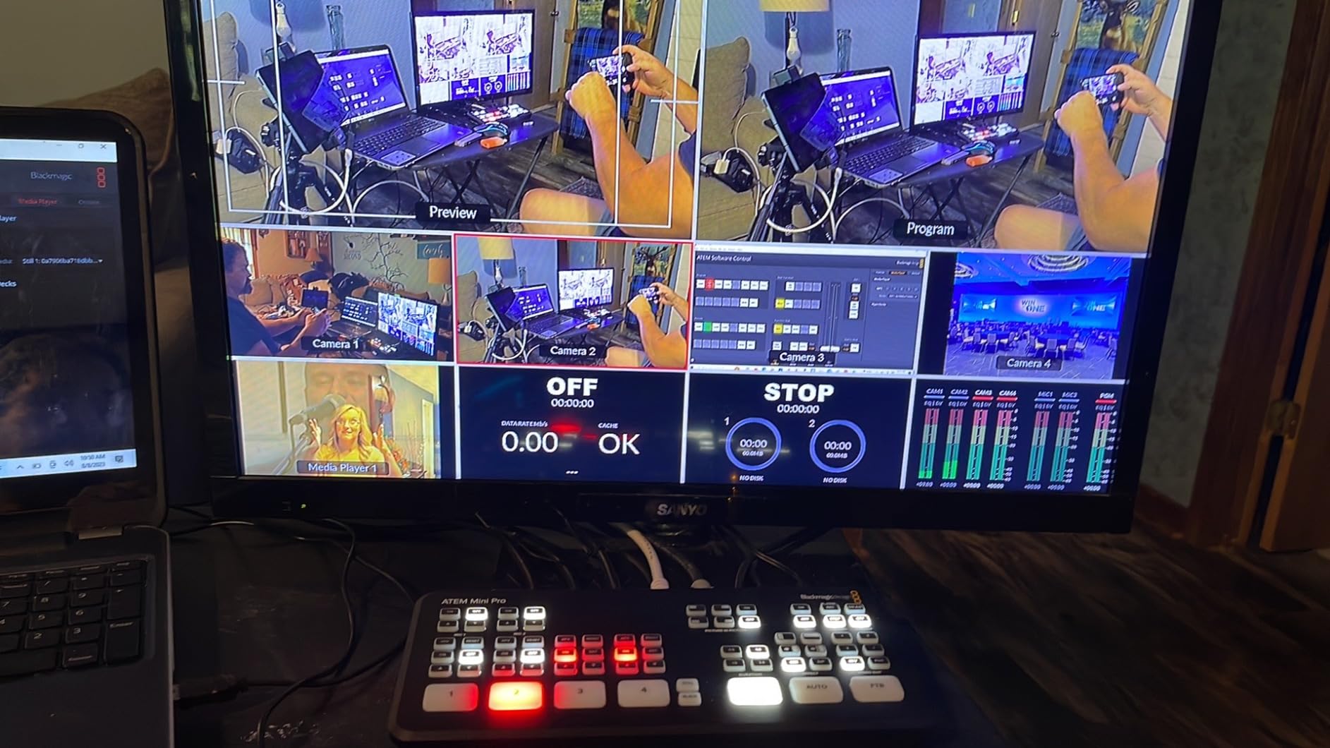 Blackmagic Design ATEM Mini Pro HDMI Live Stream Switcher (SWATEMMINIBPR) customer photo 2