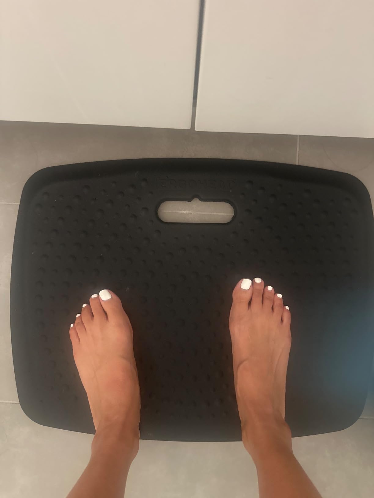 Anti Fatigue Kitchen Floor Mat Comfort Standing Mat, Portable Office Standing Desk Mat, Multi-Purpose Kitchen Rug, Built-in Handle with Massage Points Comfort Floor Mat (Black, 17