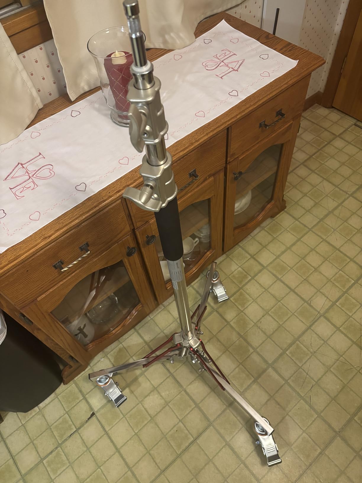 Neewer Heavy Duty Light Stand with Casters, Adjustable Tripod Stand with 100% Stainless Steel, Photography Wheeled Base Stand for Studio Softbox, Monolight, Reflector, Max Height: 10ft/305cm customer photo 1