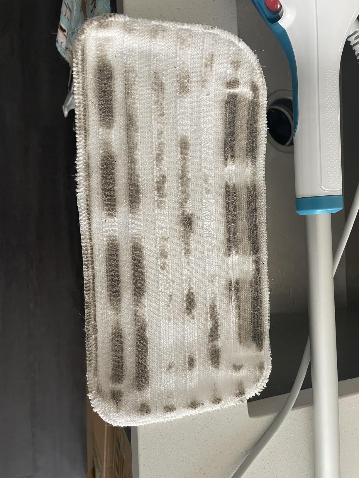 BLACK+DECKER Steam Mop, White (HSM13E1) customer photo 2