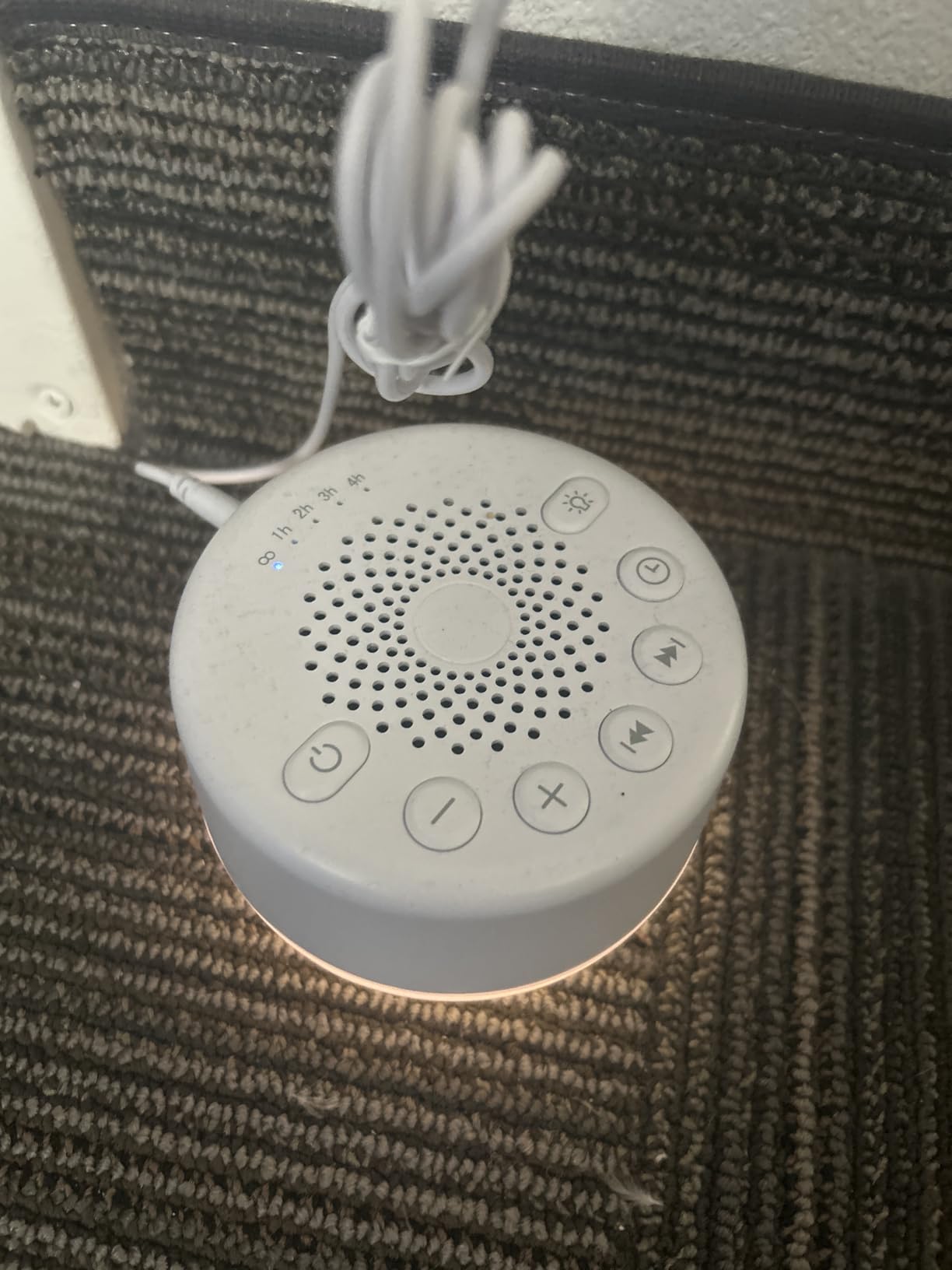 Sound Machine Easysleep White Noise Machine with 25 Soothing Sounds and Night Lights with Memory Function 32 Levels of Volume and 5 Sleep Timer Powered by AC or USB for Sleeping Relaxation (White) customer photo 1