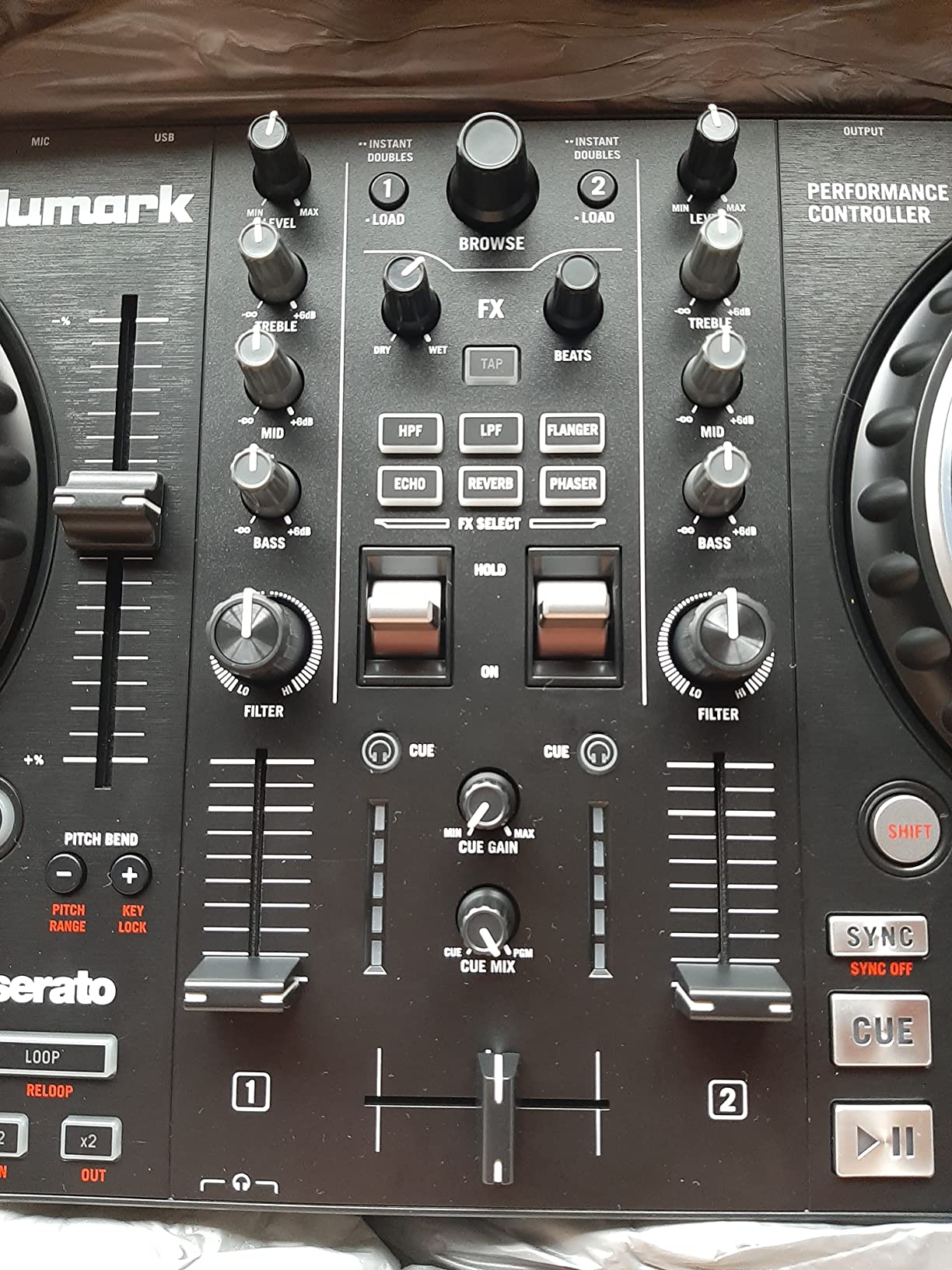 Numark Mixtrack Pro FX Serato DJ Controller with 2 Decks, Mixer, Effects Paddles and Audio Interface customer photo 1