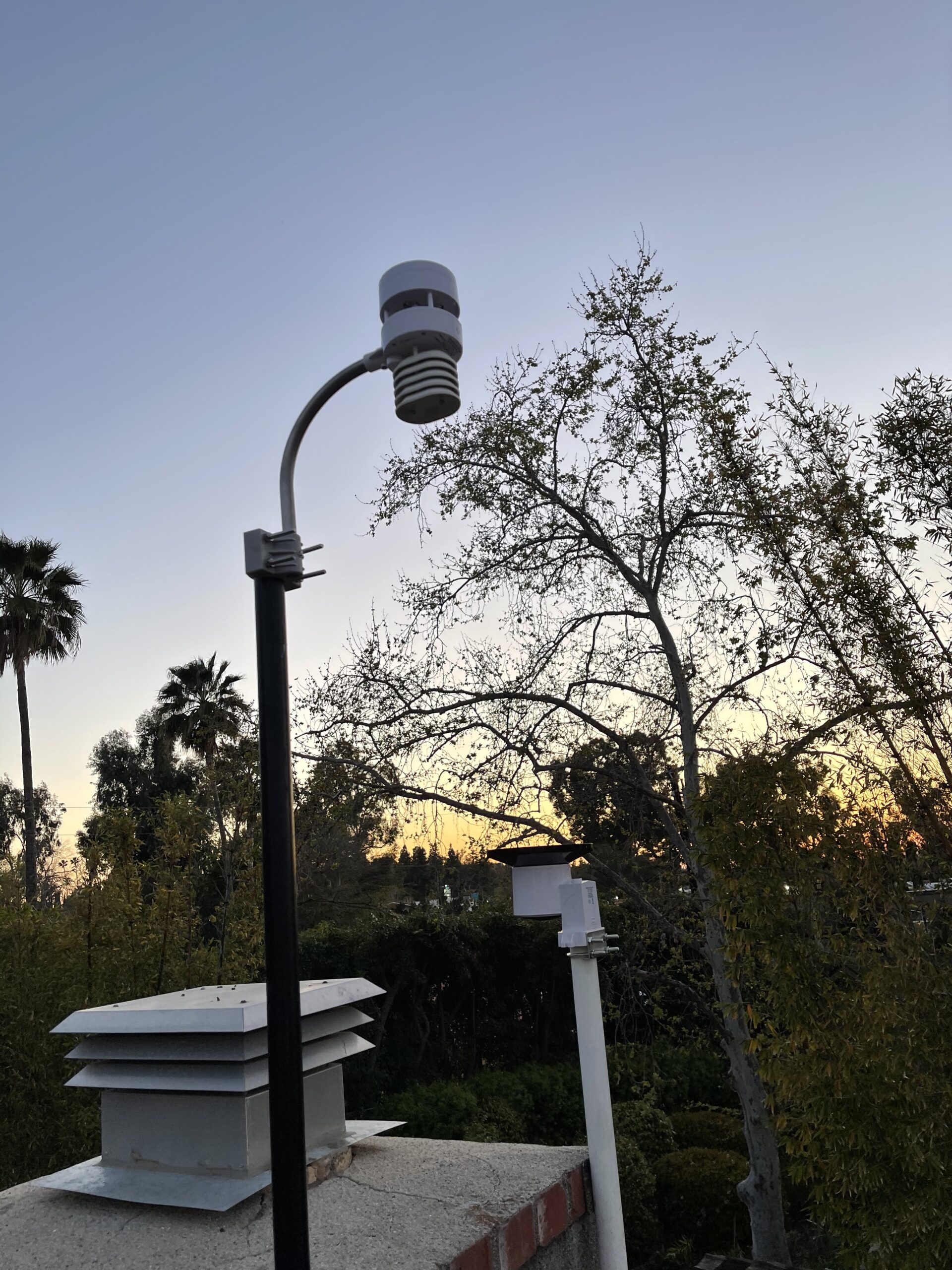 Ambient Weather WS-5000 Ultrasonic Smart Weather Station customer photo 2