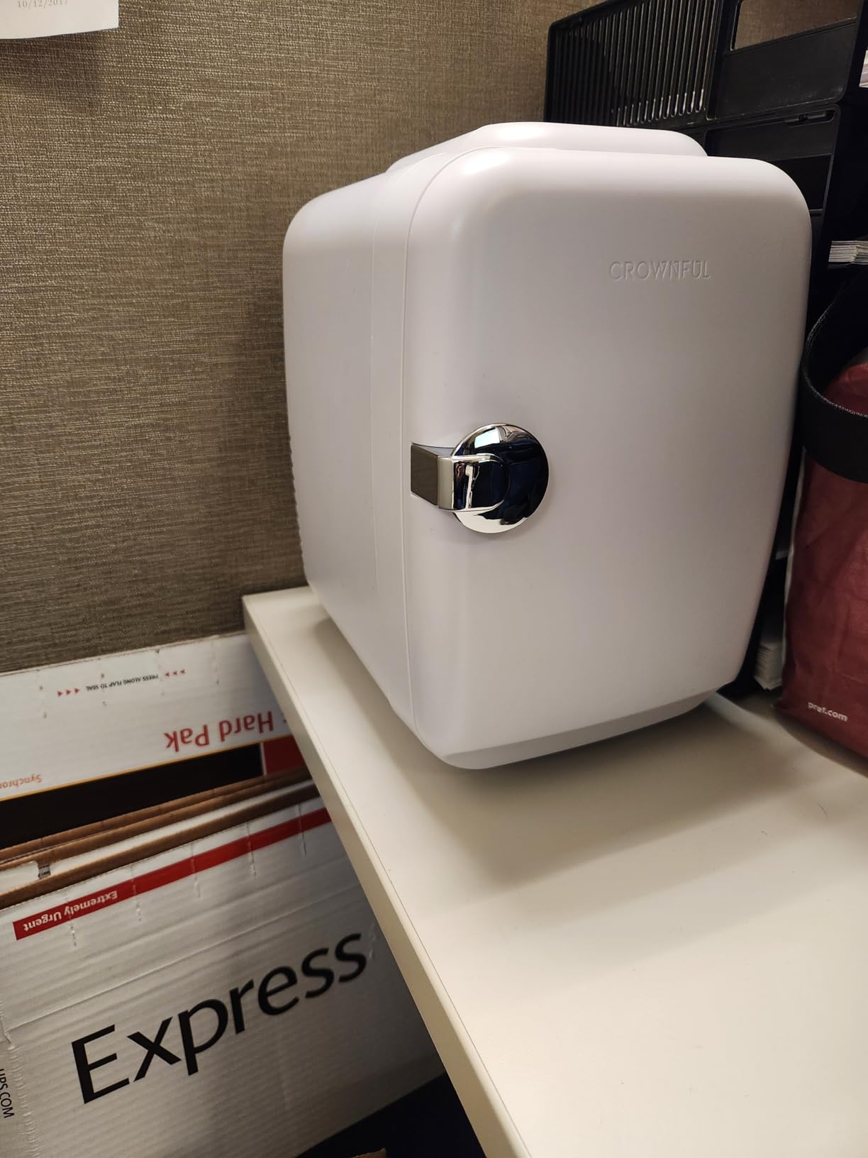 CROWNFUL Mini Fridge, 4 Liter/6 Can Portable Cooler and Warmer Personal Refrigerator for Skin Care, Cosmetics, Beverage, Food, Great for Bedroom, Office, Car, Dorm, ETL Listed (White) customer photo 2