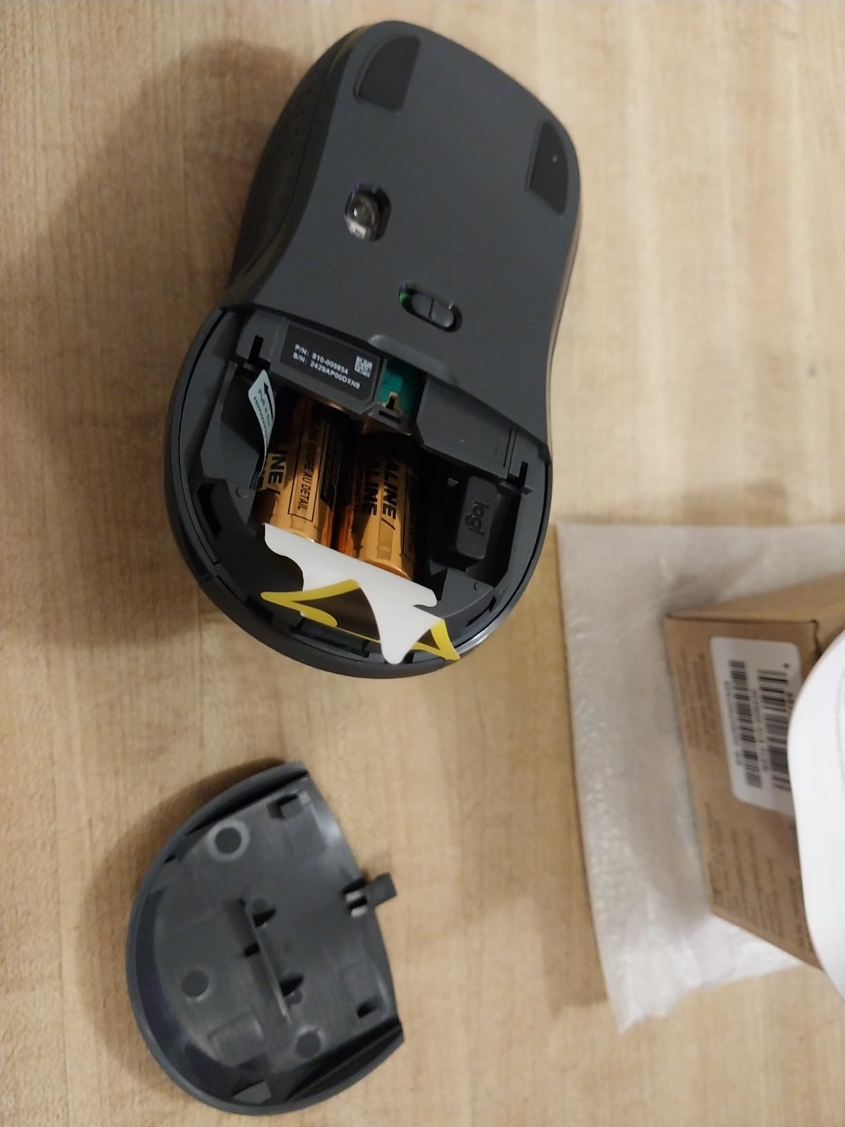 Logitech M510 Wireless Mouse, 2.4 GHz with USB Unifying Receiver, 1000 DPI Laser-Grade Tracking, 7-Buttons, 24-Months Battery Life, PC/Mac/Laptop - Graphite customer photo 1