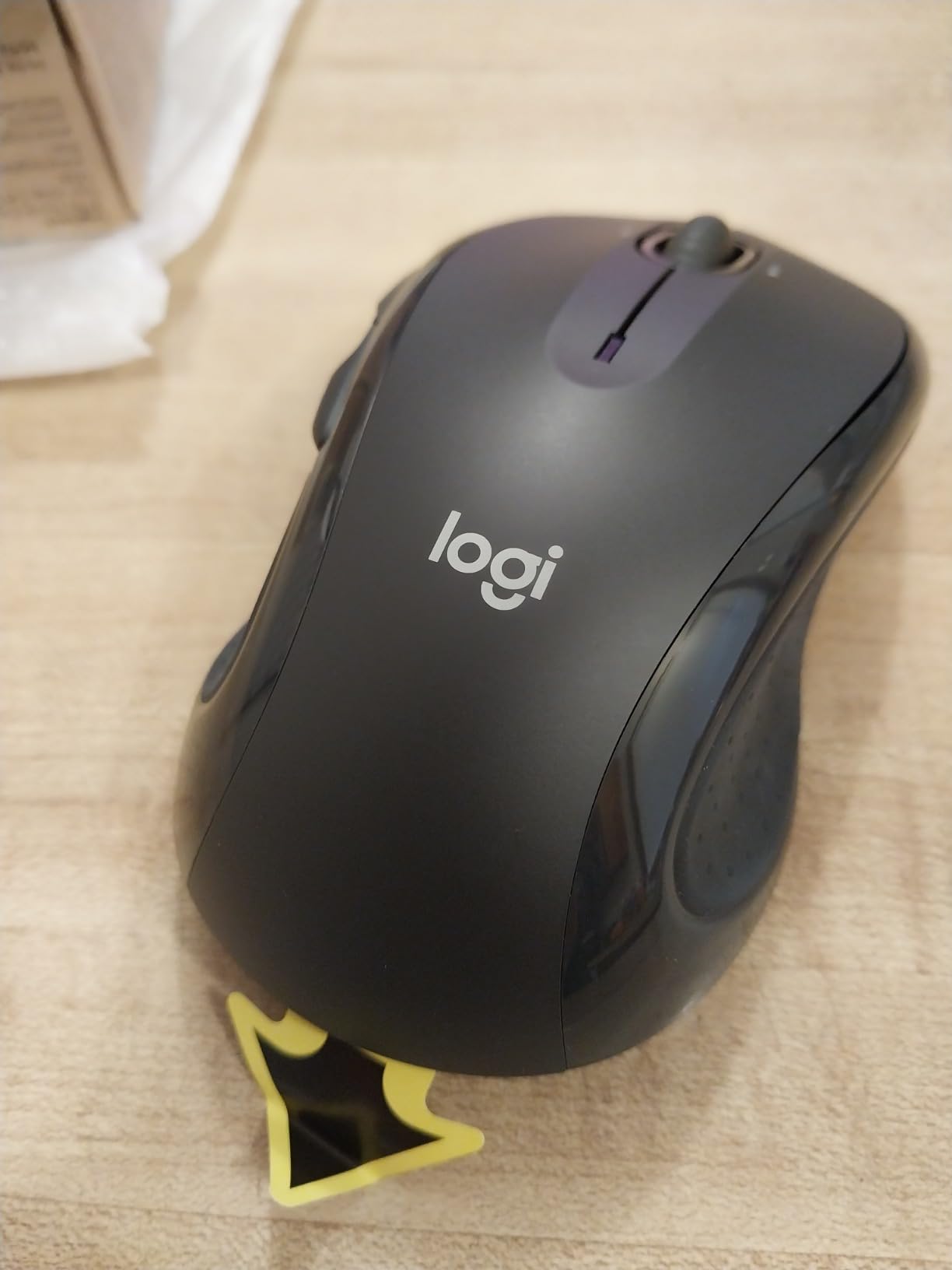 Logitech M510 Wireless Mouse, 2.4 GHz with USB Unifying Receiver, 1000 DPI Laser-Grade Tracking, 7-Buttons, 24-Months Battery Life, PC/Mac/Laptop - Graphite customer photo 2