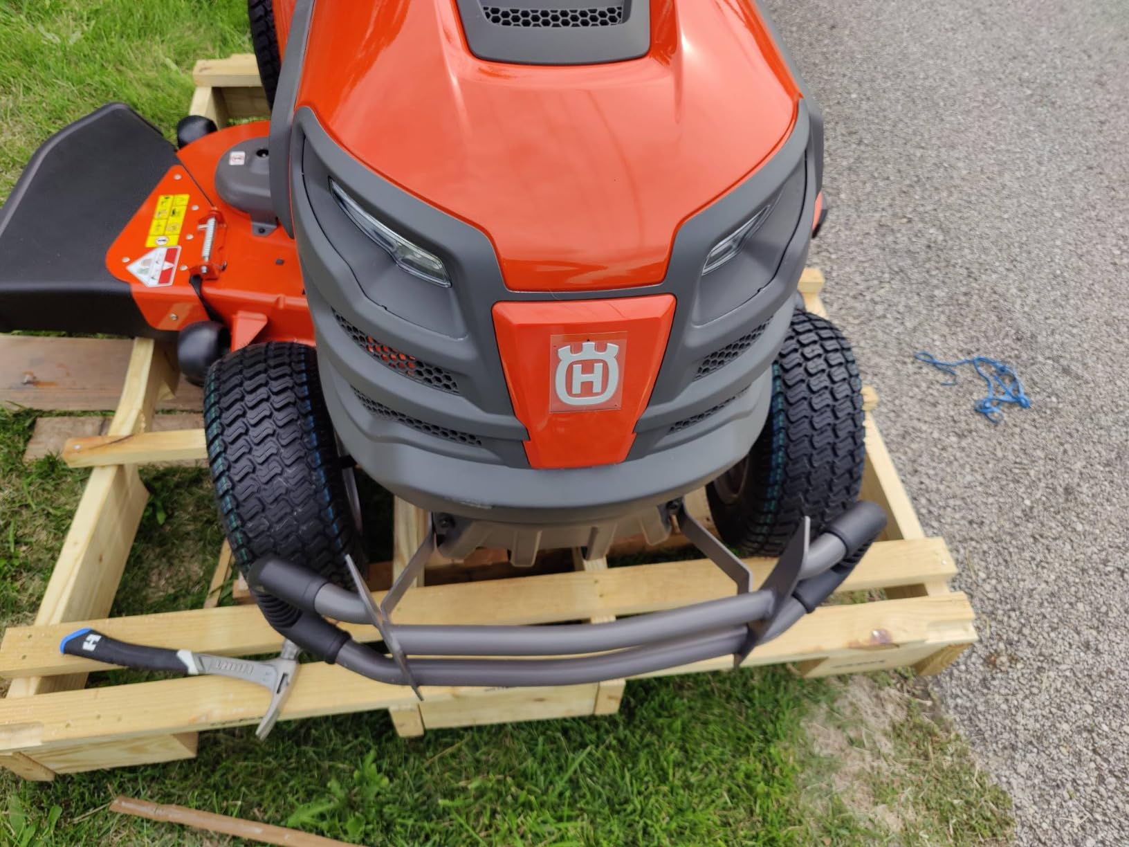 Husqvarna Riding Lawn Mower 24Hp 54 inches Deck Differential Lock customer photo 2