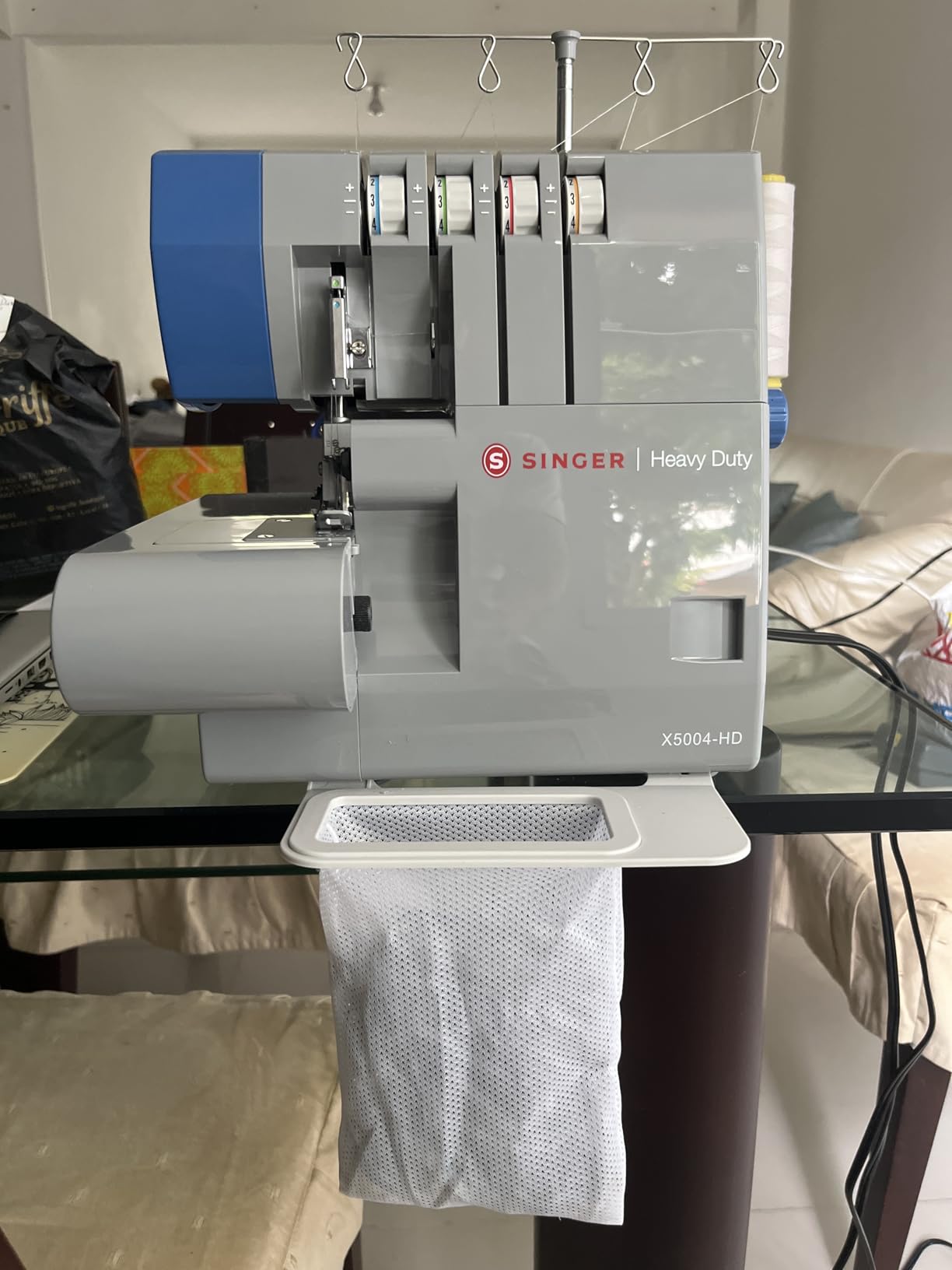 SINGER X5004-HD Metal Frame Serger & Overlock Machine | 2-3-4 Stitch Capability, 8 Built-In Stitches, 1300 Stitches per Minute, Adjustable Differential Feed & 2 LED Lights customer photo 1