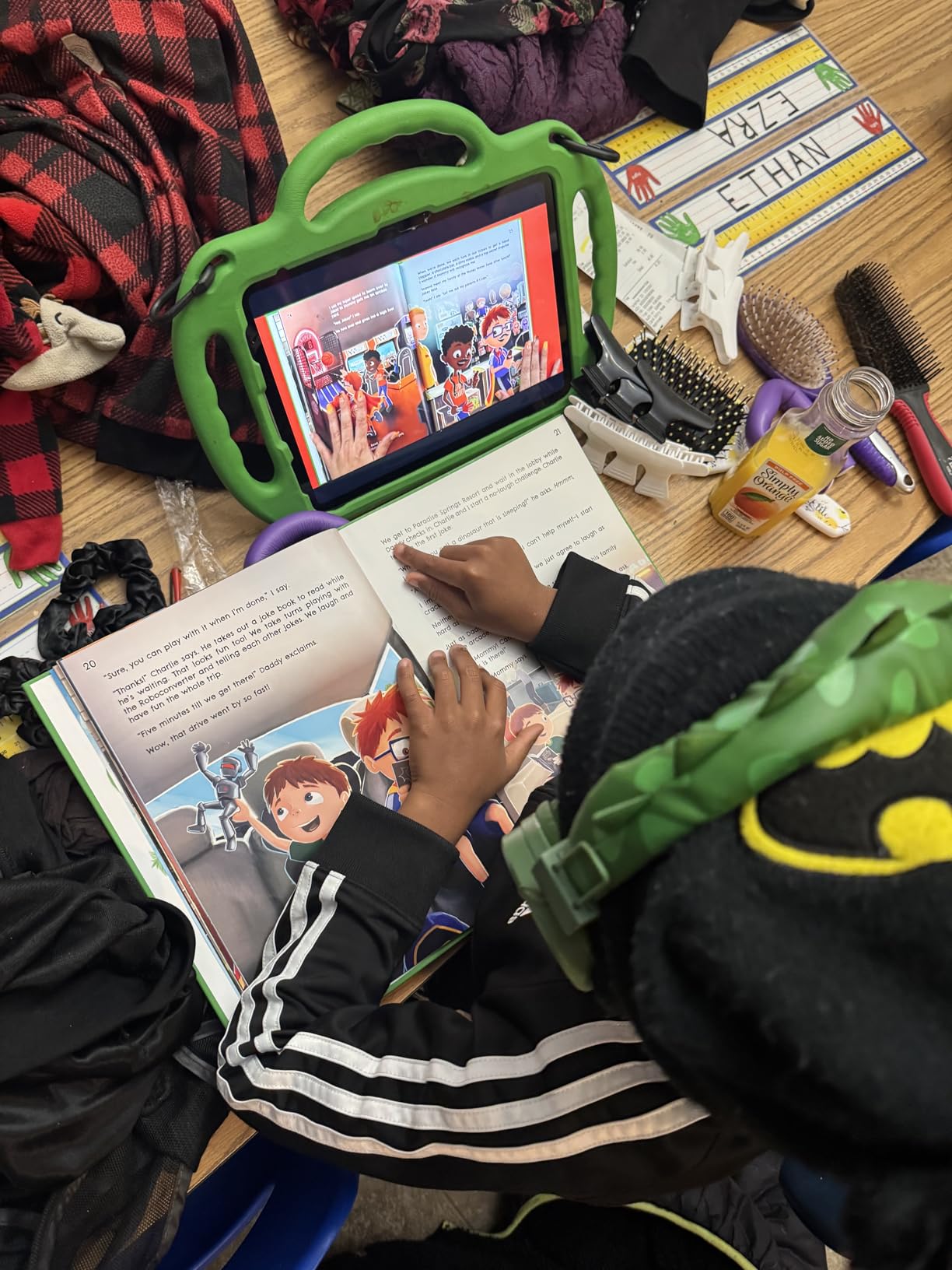 iClever Kids Headphones for School Travel, Safe Volume Limited, HD Mic Stereo Sound Over-Ear Girls Boys Headphones for Kid, FunShare Foldable 3.5mm Wired for iPad Computer, HS19 customer photo 2