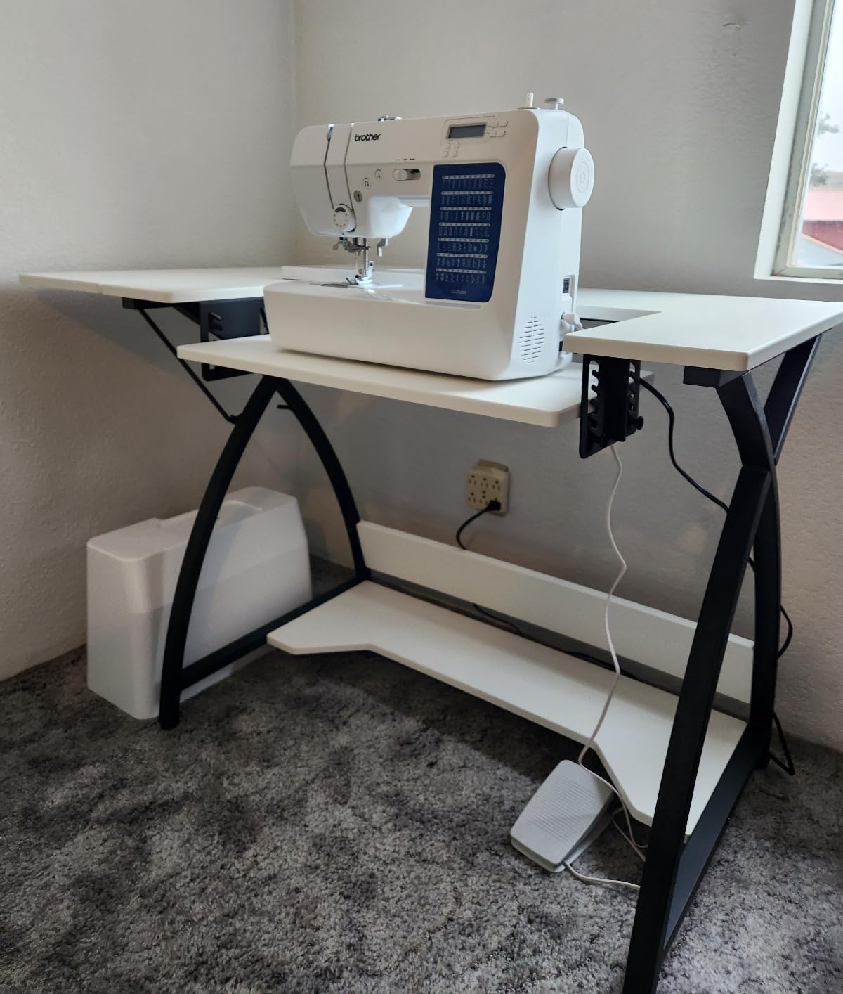 Brother CS7000X Computerized Sewing and Quilting Machine, 70 Built-in Stitches, LCD Display, Wide Table, 10 Included Feet, White customer photo 2