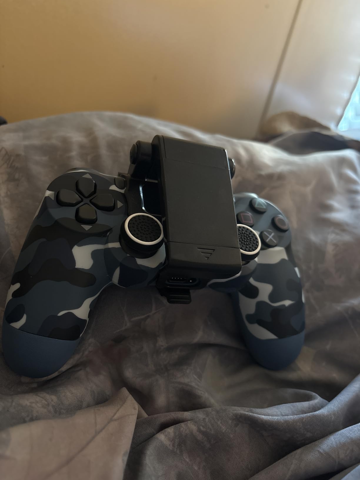 BRHE Phone Clip for PS4 Controller Mobile Gaming Mount Bracket Holder Adjustable Stand Clamp Compatible with iPhone/iOS, Android, for Playstation4 Remote Play (Black) customer photo 1