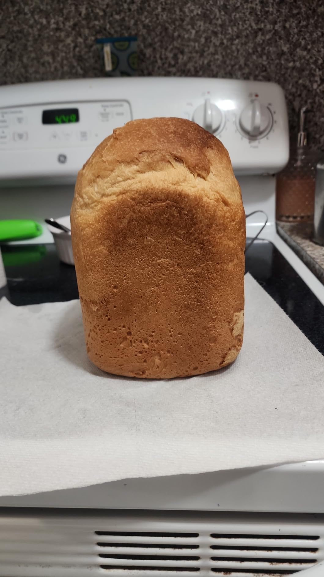 Elite Gourmet Programmable Bread Maker, 2 lb Loaf, 3 Sizes, 19 Presets incl. Gluten-Free, Dough & Jam, Delay Timer, Black customer photo 1