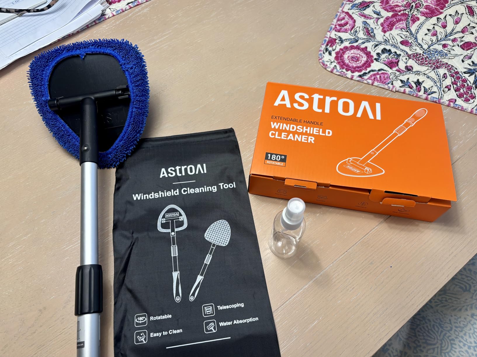 AstroAI Windshield Cleaner Tool, Car Interior Window Detailing Cleaning Kit with Extendable Handle and 4 Easy-to-Install Reusable Microfiber Pads, Auto Glass Wiper Brush Kit for Car&Home, Blue, 21in customer photo 1