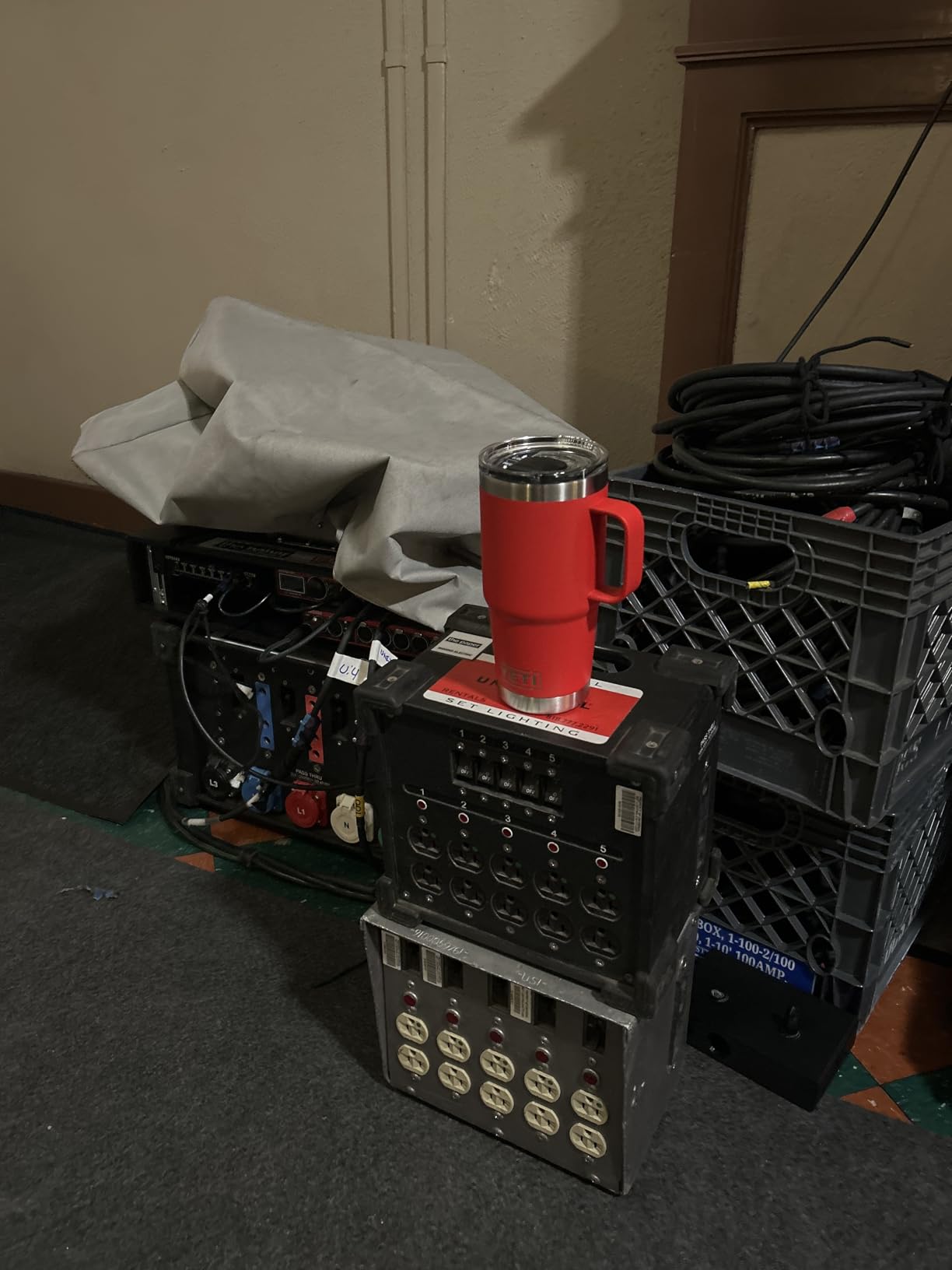 YETI Rambler 20 oz Travel Mug, Stainless Steel, Vacuum Insulated with Stronghold Lid customer photo 2