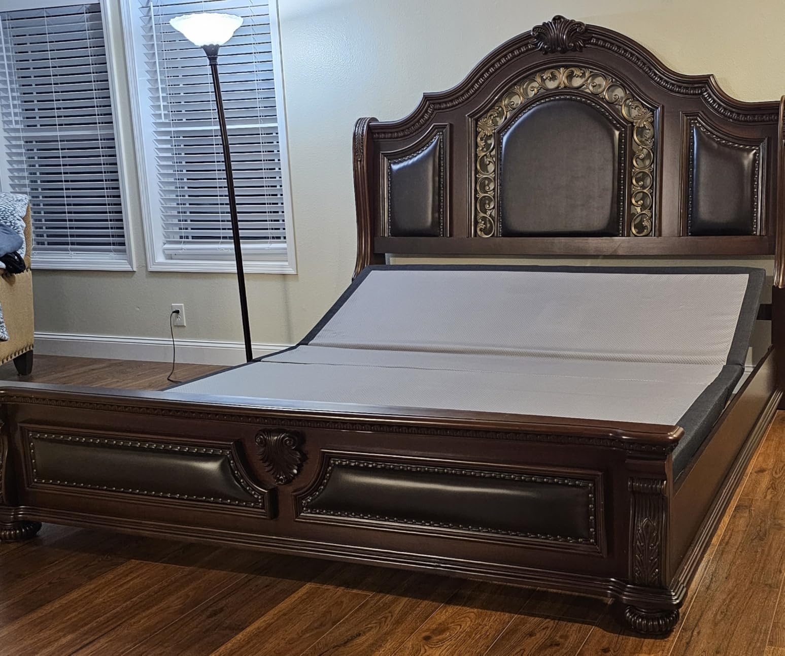 Nestl Adjustable Bed Frame, Zero clearance Adjustable Massage Bed Frame with Wireless Remote, Adjustable Bed Base Head & Foot Massage, Fast & Easy Assembly, USB Ports, LED Light, King Size Bed Frame customer photo 1